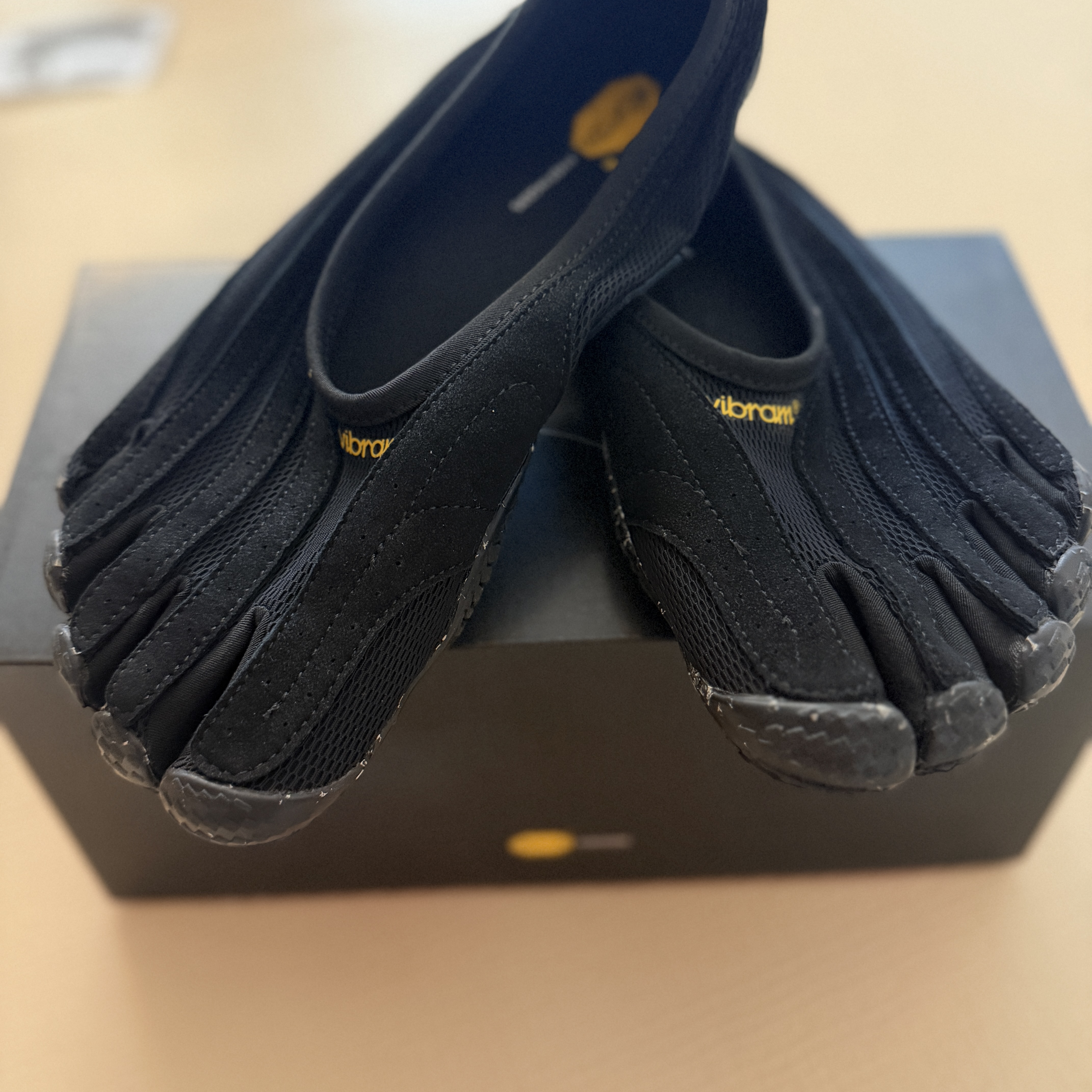 Vibram Fivefingers Jaya Evo Black 착용 스타일 - 2