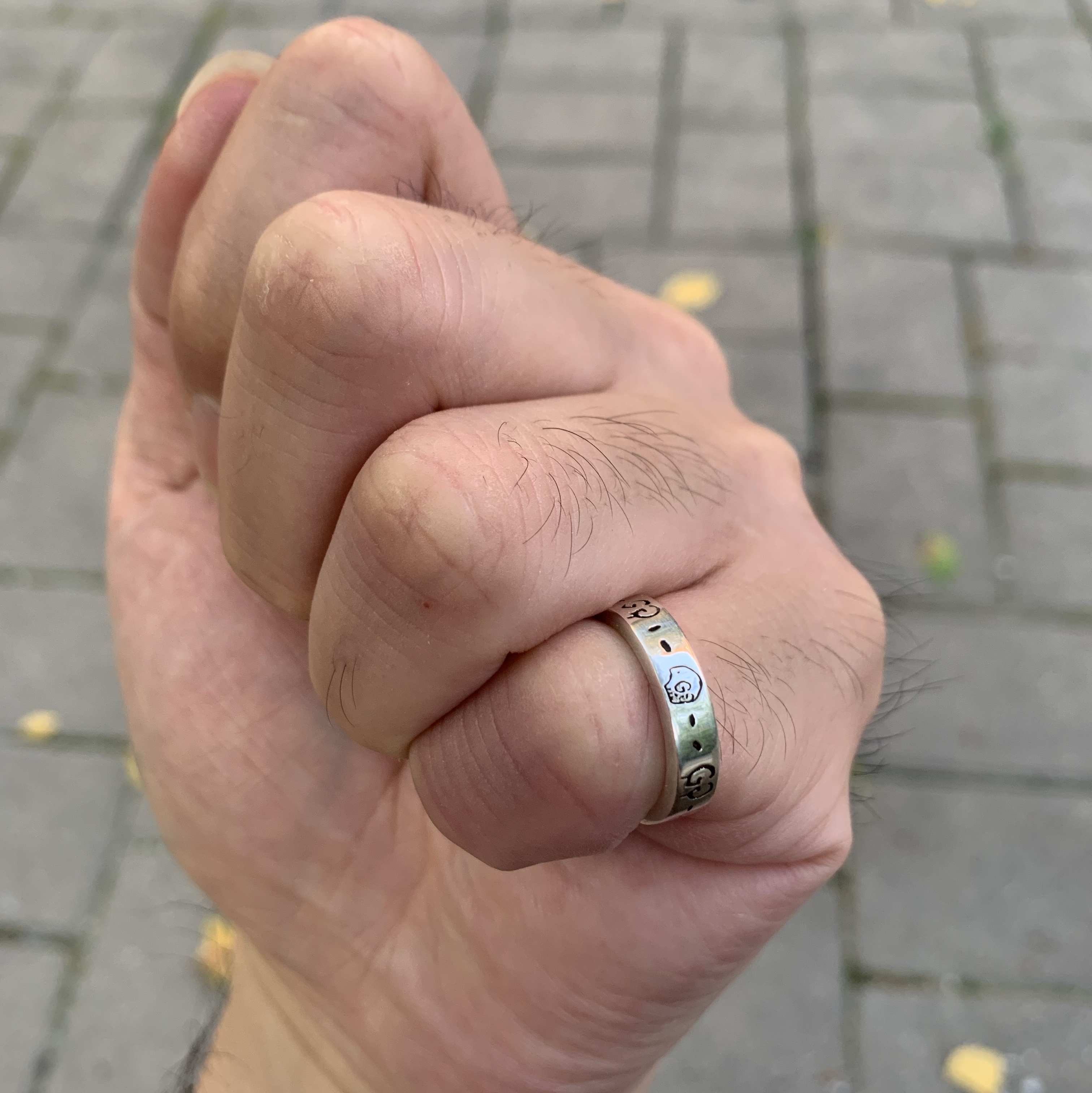 Gucci Ghost Ring Silver 3.8mm 착용 스타일 - 2