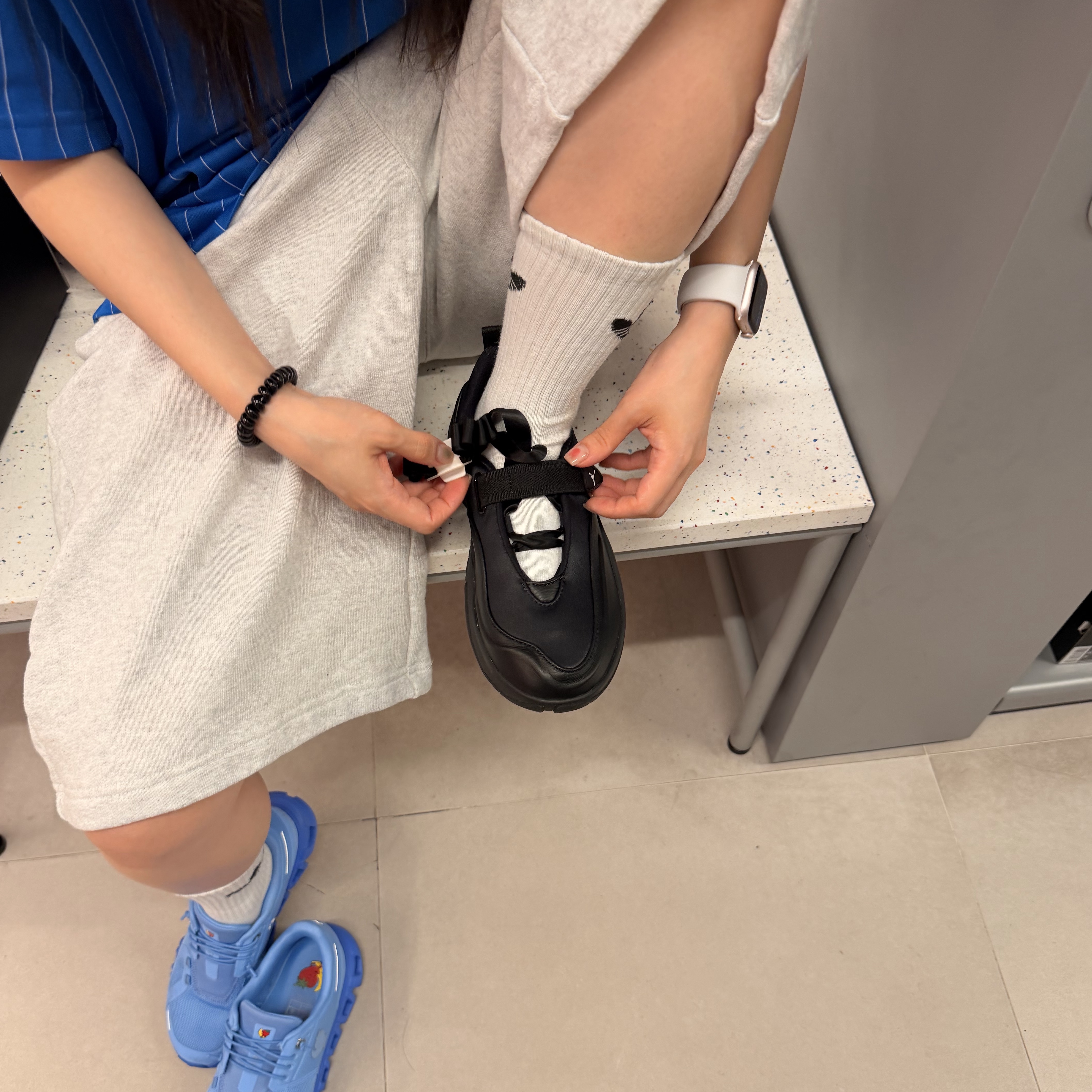 (W) Jordan Pointe Black Summit White, On Running x Sky High Farm Goods Cloud 6 Gourami Pier 착용 스타일