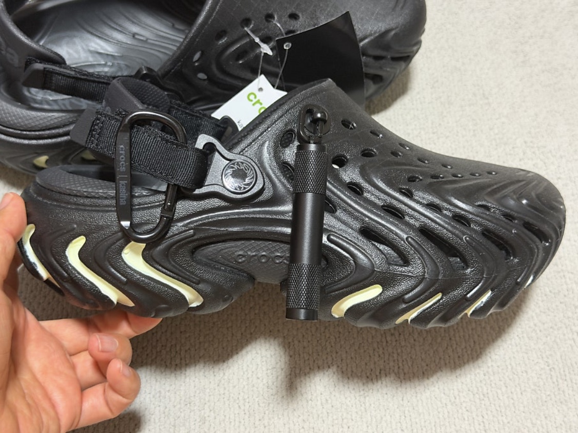 Crocs x Kasina Echo II Black Glow 착용 스타일
