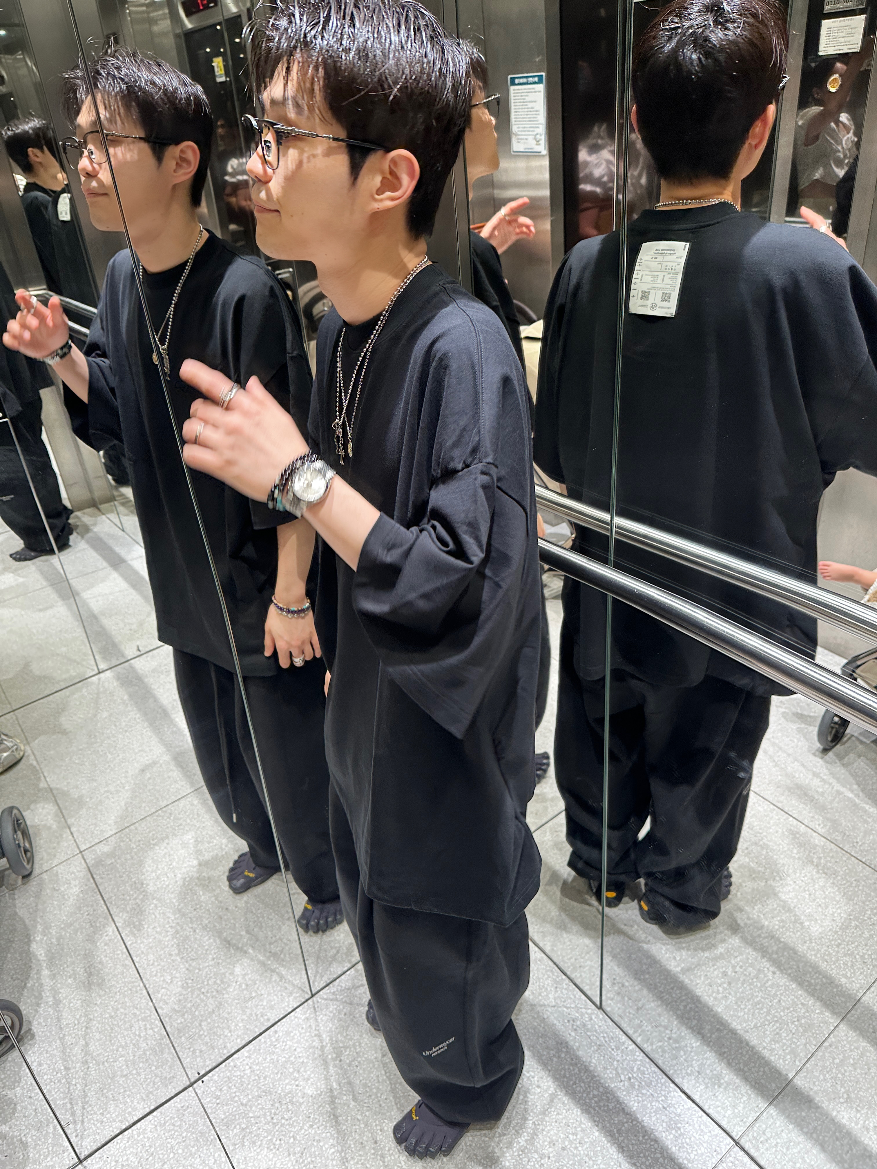 Undermycar Mu.03 Anti Fxxking Logo Play Oversized Sweat Jogger Black 착용 스타일 - 5