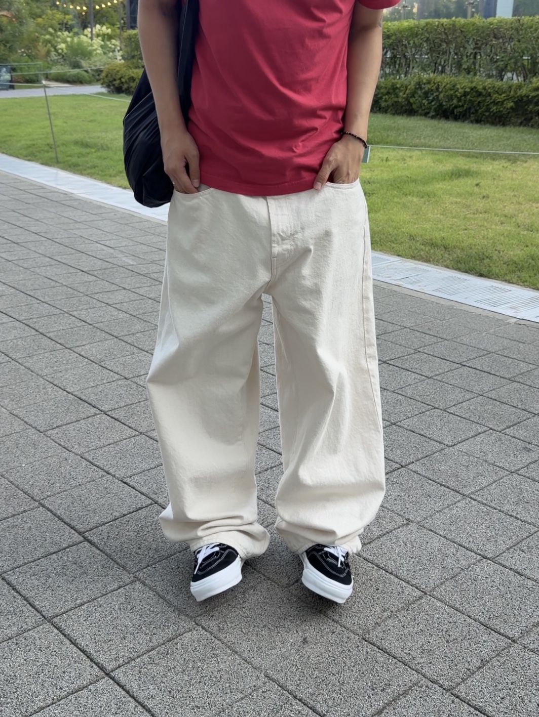Vans Skate Half Cab Black, Supreme Baggy Selvedge Jean Natural - 26SS 착용 스타일