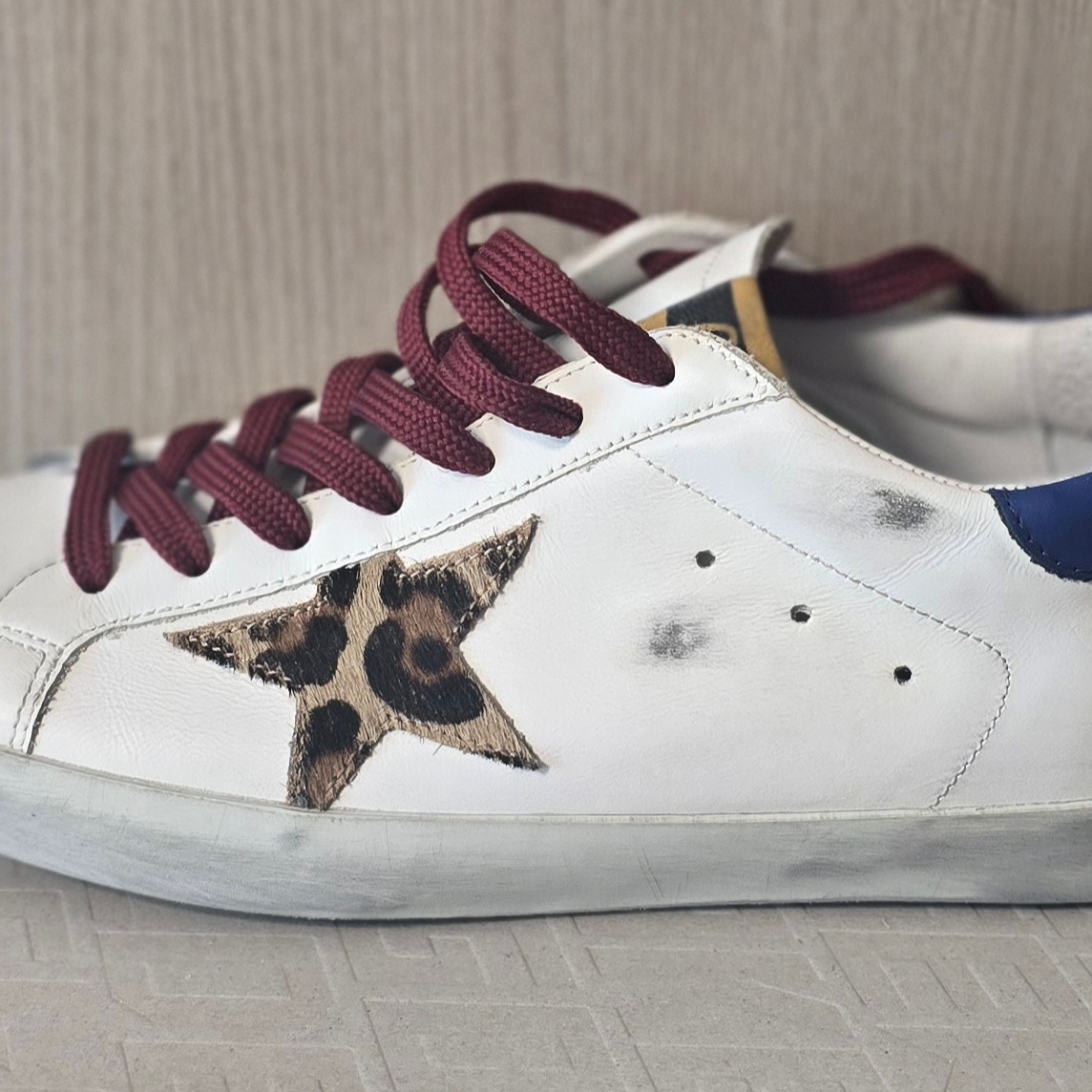Golden Goose Superstar Leopard Horsy Star Sneakers White Brown 착용 스타일 - 2