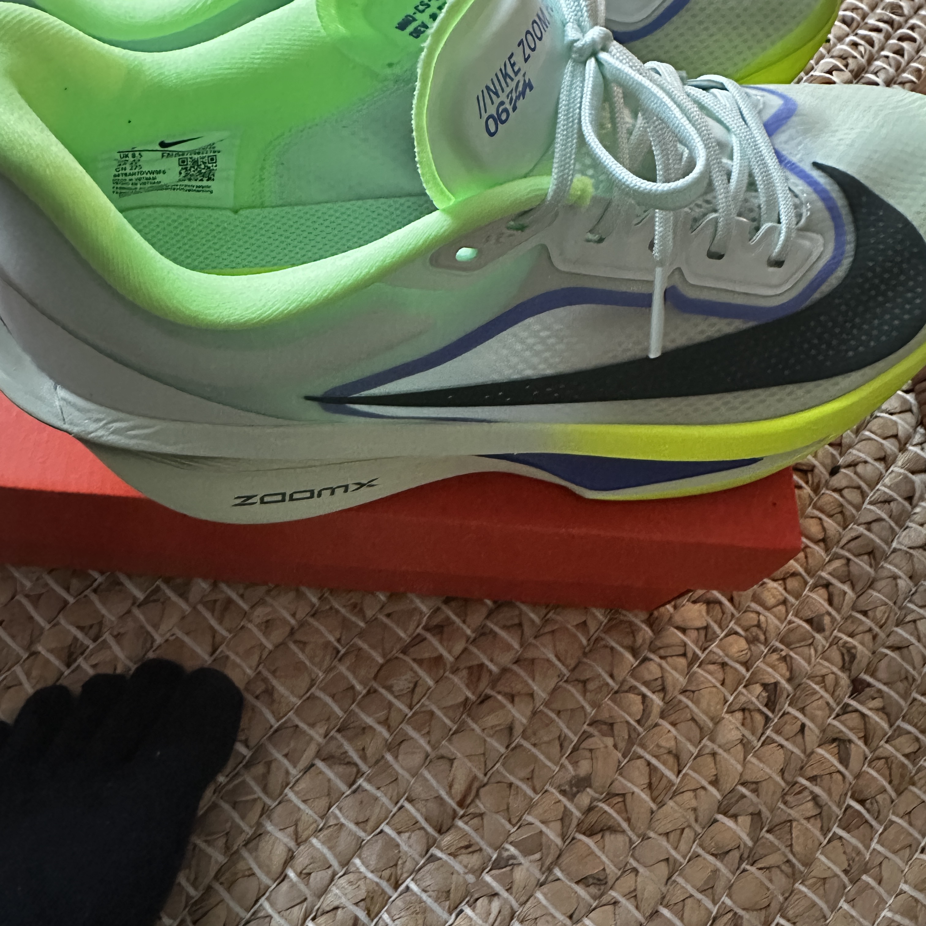 Nike Zoom Fly 6 Barely Green Volt Ice 착용 스타일 - 1