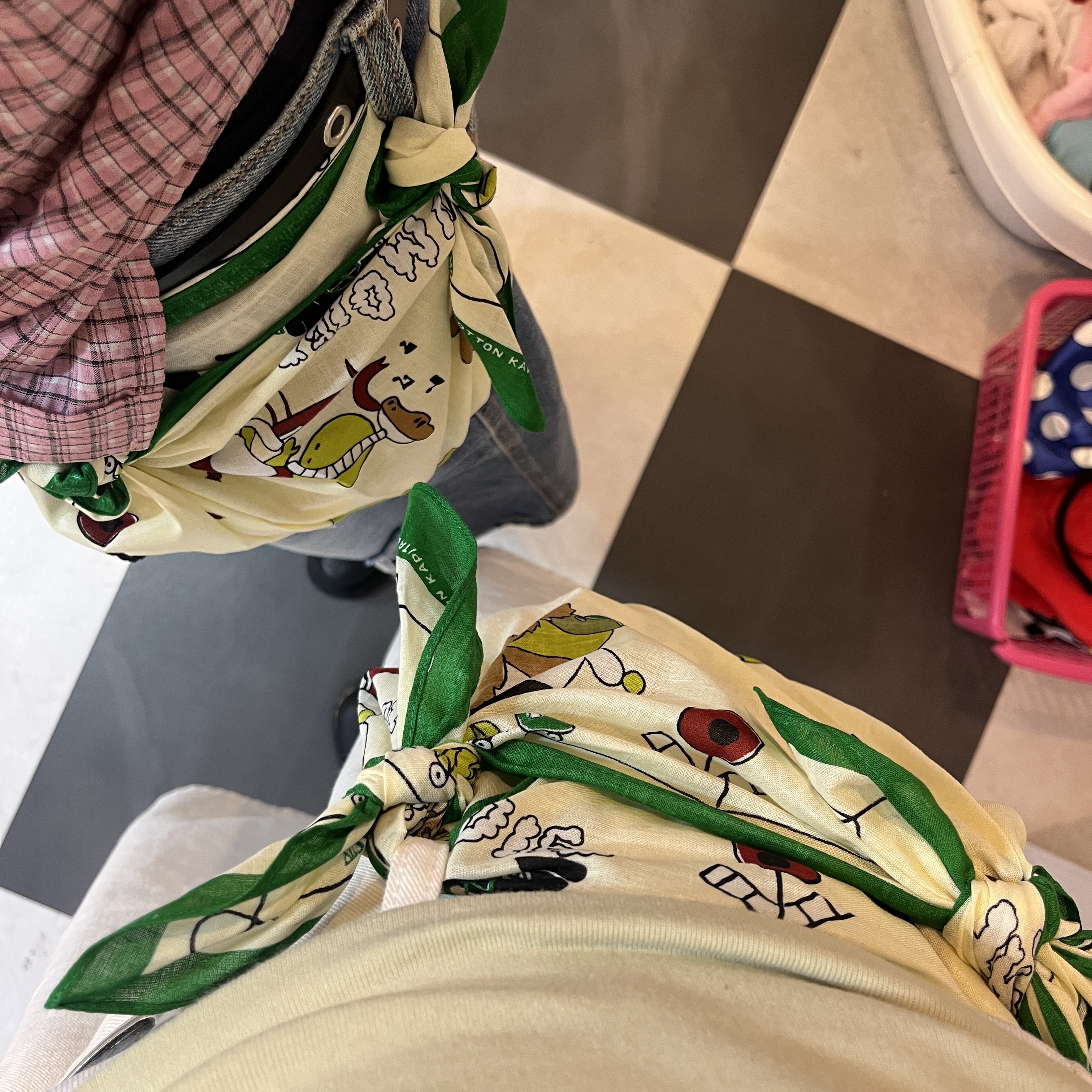 Kapital Colored Bandana Peckish Rainbowy Park Green 착용 스타일 - 3
