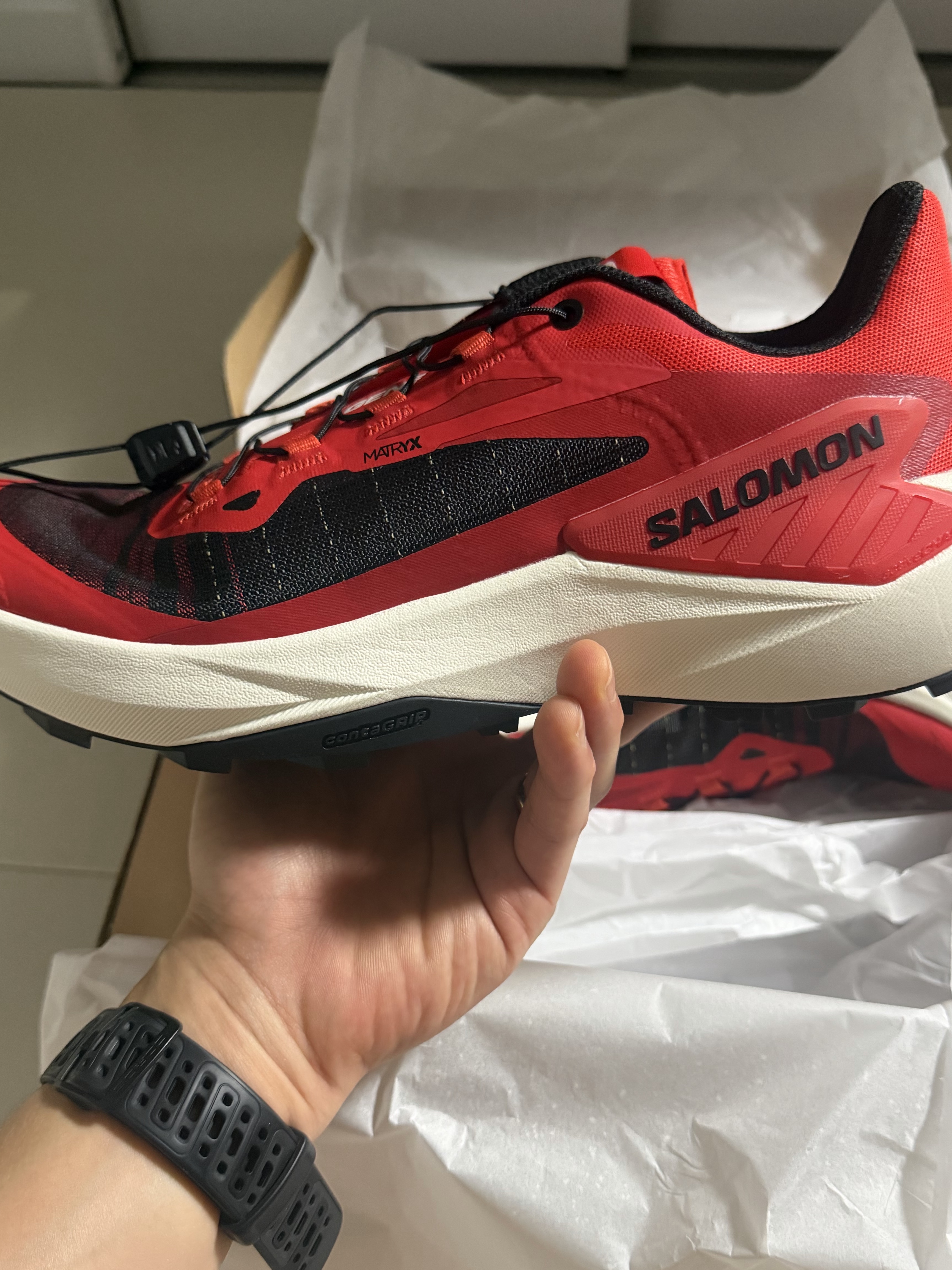 Salomon Genesis Fiery Red Lava Falls Black 착용 스타일 - 3