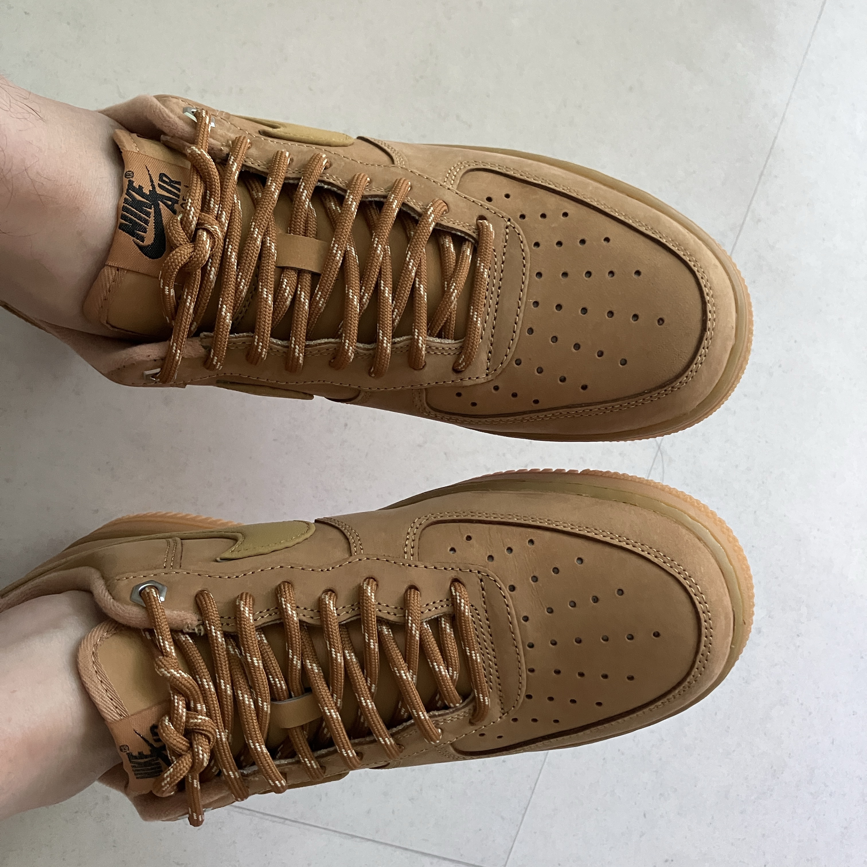 Nike Air Force 1 '07 WB Flax 착용 스타일 - 1