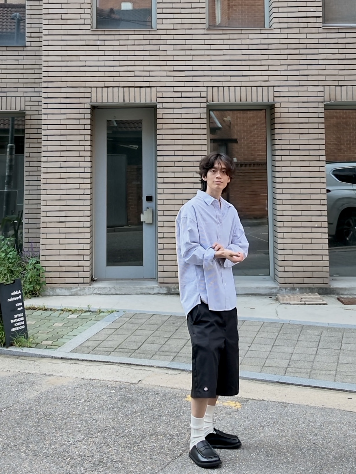 Dickies Loose Fit 13 Inch Flat Front Work Shorts Black 착용 스타일 - 4