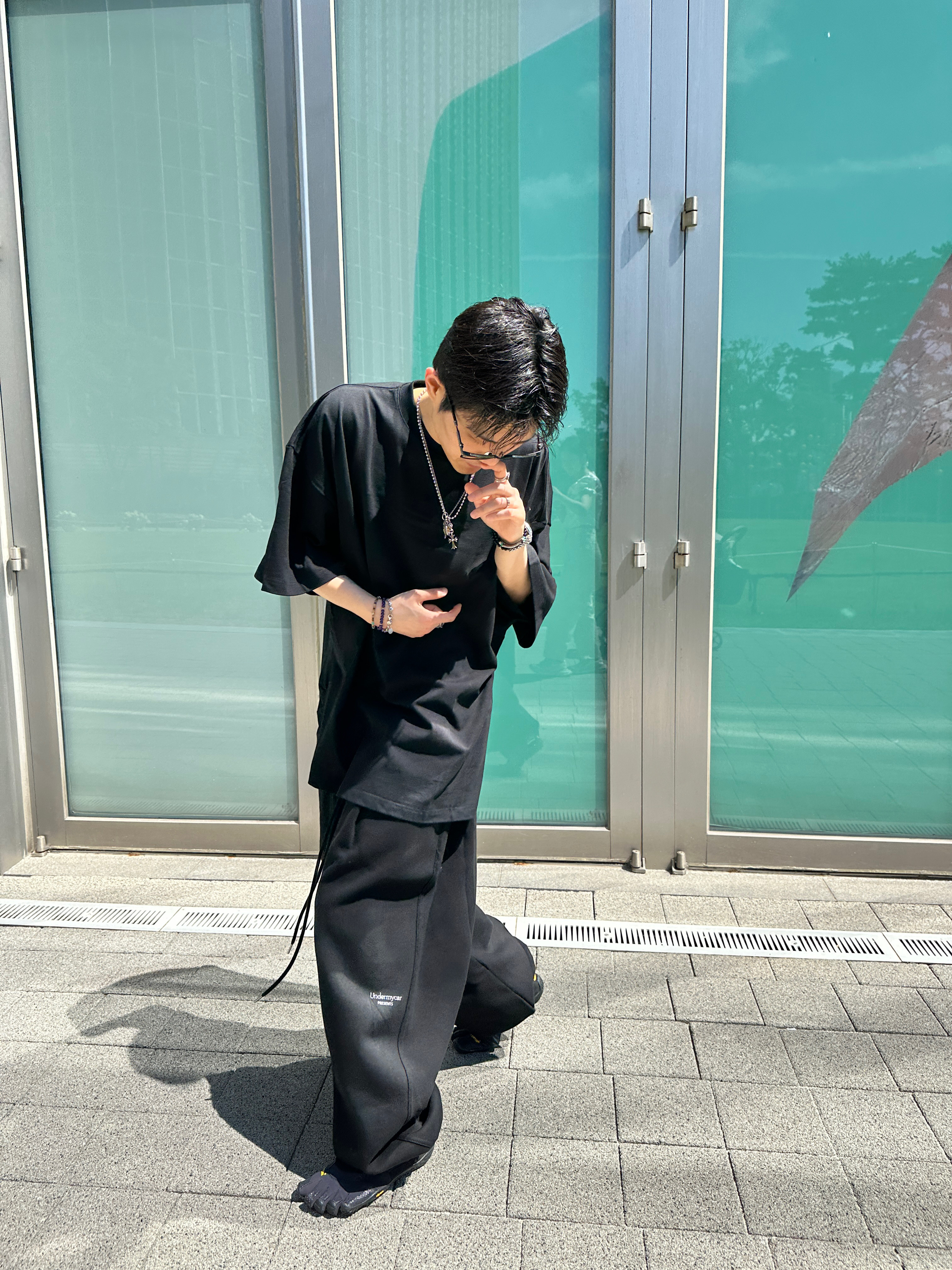 Undermycar Mu.03 Anti Fxxking Logo Play Oversized Sweat Jogger Black 착용 스타일 - 4