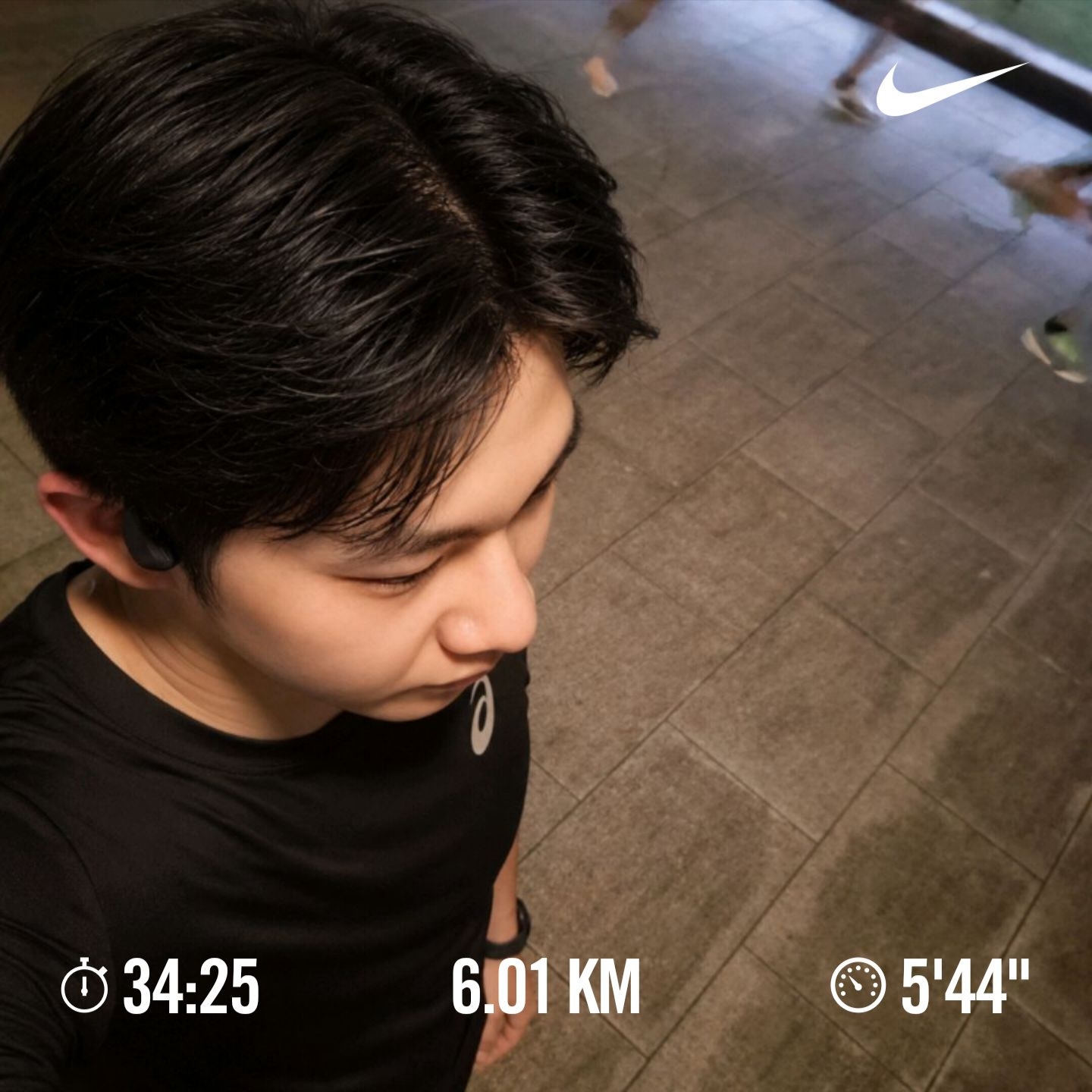 Asics Metarun Short Sleeve Shirt Performance Black 착용 스타일 - 1