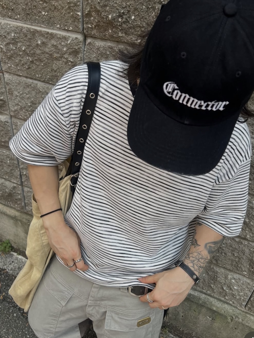 AX CONNECTION Destroyed Connector Embroidered Cap Black, AX CONNECTION Connector Embroidered Cap Black 착용 스타일