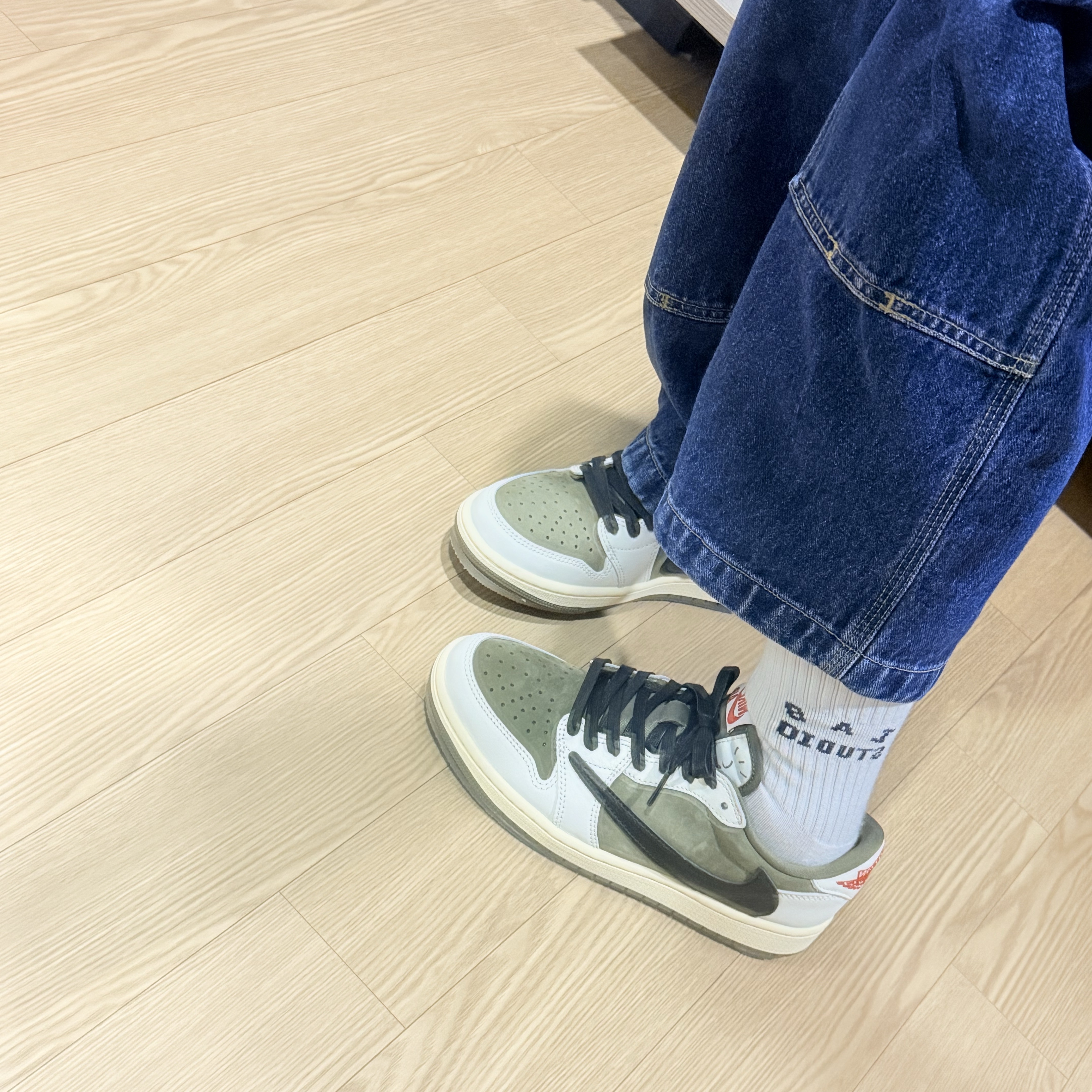 (W) Jordan 1 x Travis Scott Retro Low OG SP Canary, Jordan 1 x Travis Scott Retro Low OG SP Muslin Shy Pink 착용 스타일