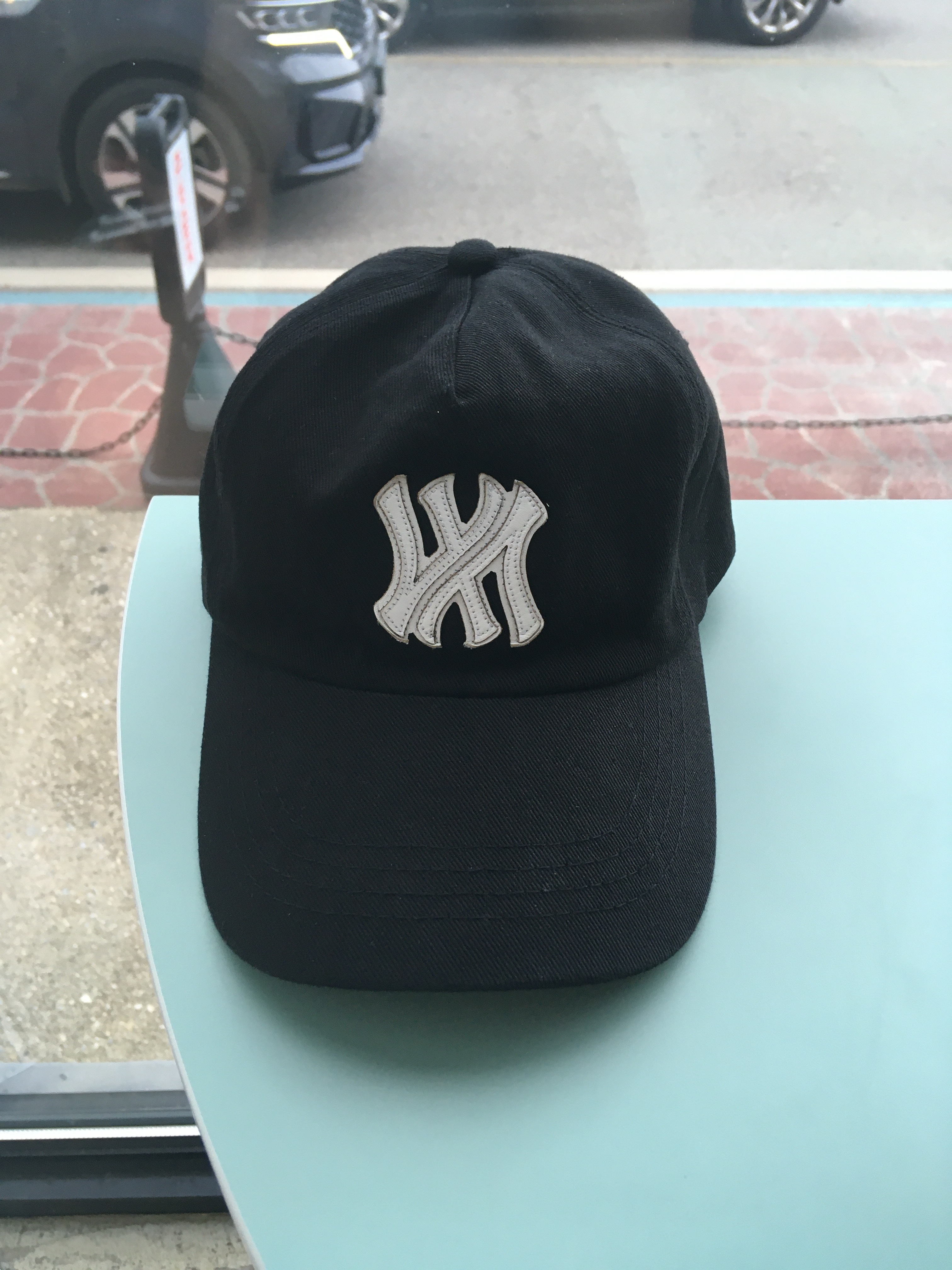 Farfromwhat Far Patch Logo Cap Black 착용 스타일