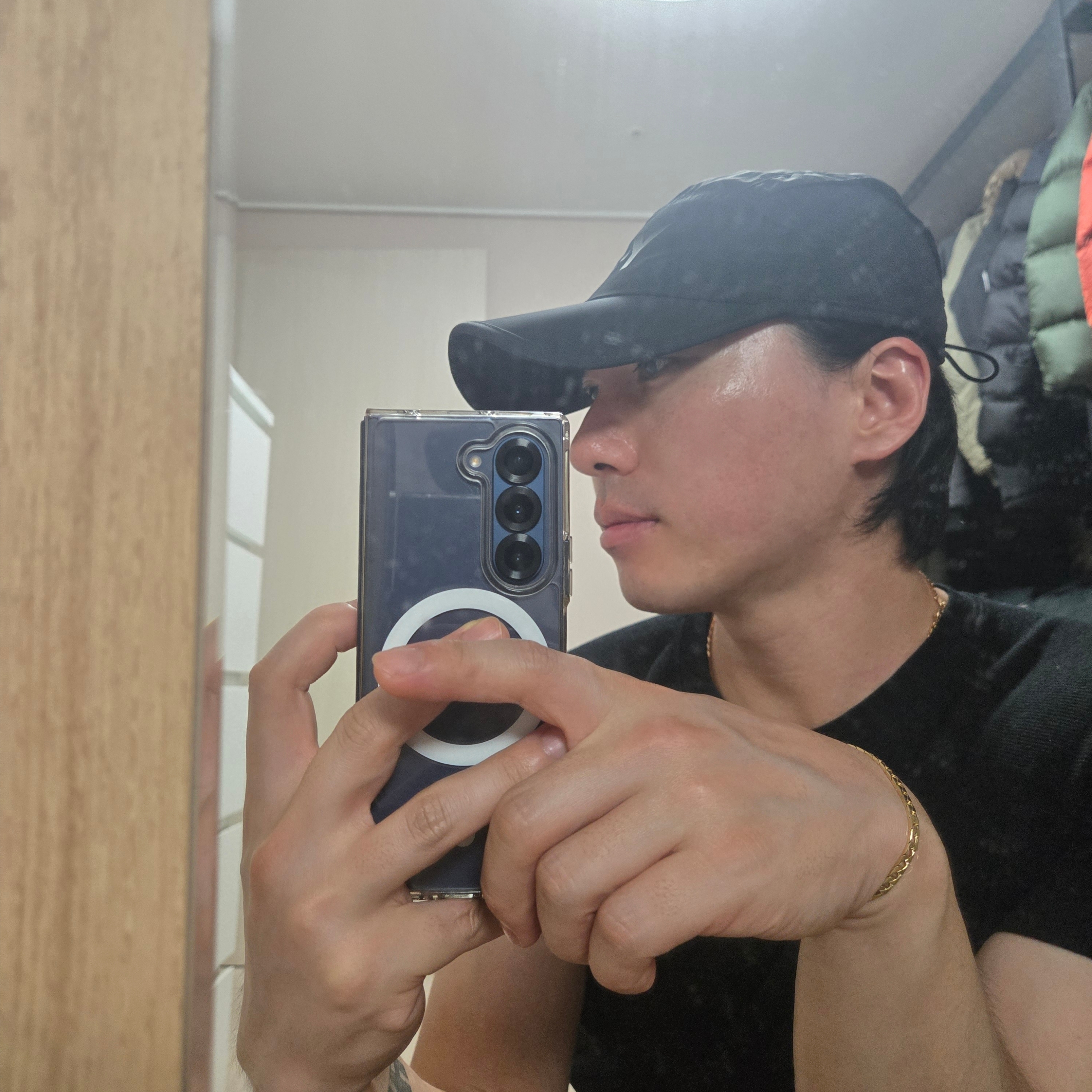 Y-3 Run Cap Black 착용 스타일