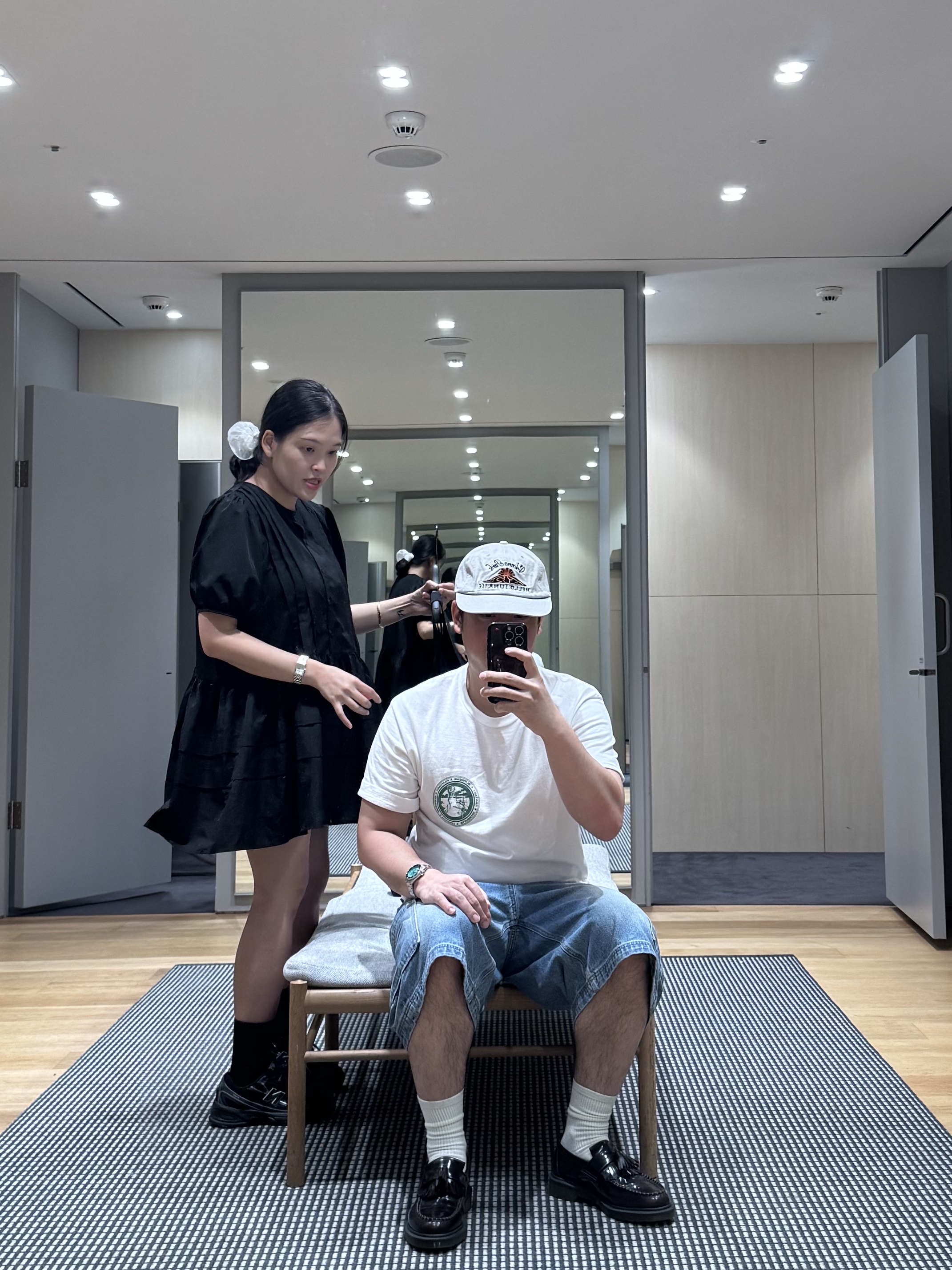 Dr. Martens Adrian Arcadia Leather Loafers Cherry Red, Supreme Devotion T-Shirt White - 25FW 착용 스타일 - 1