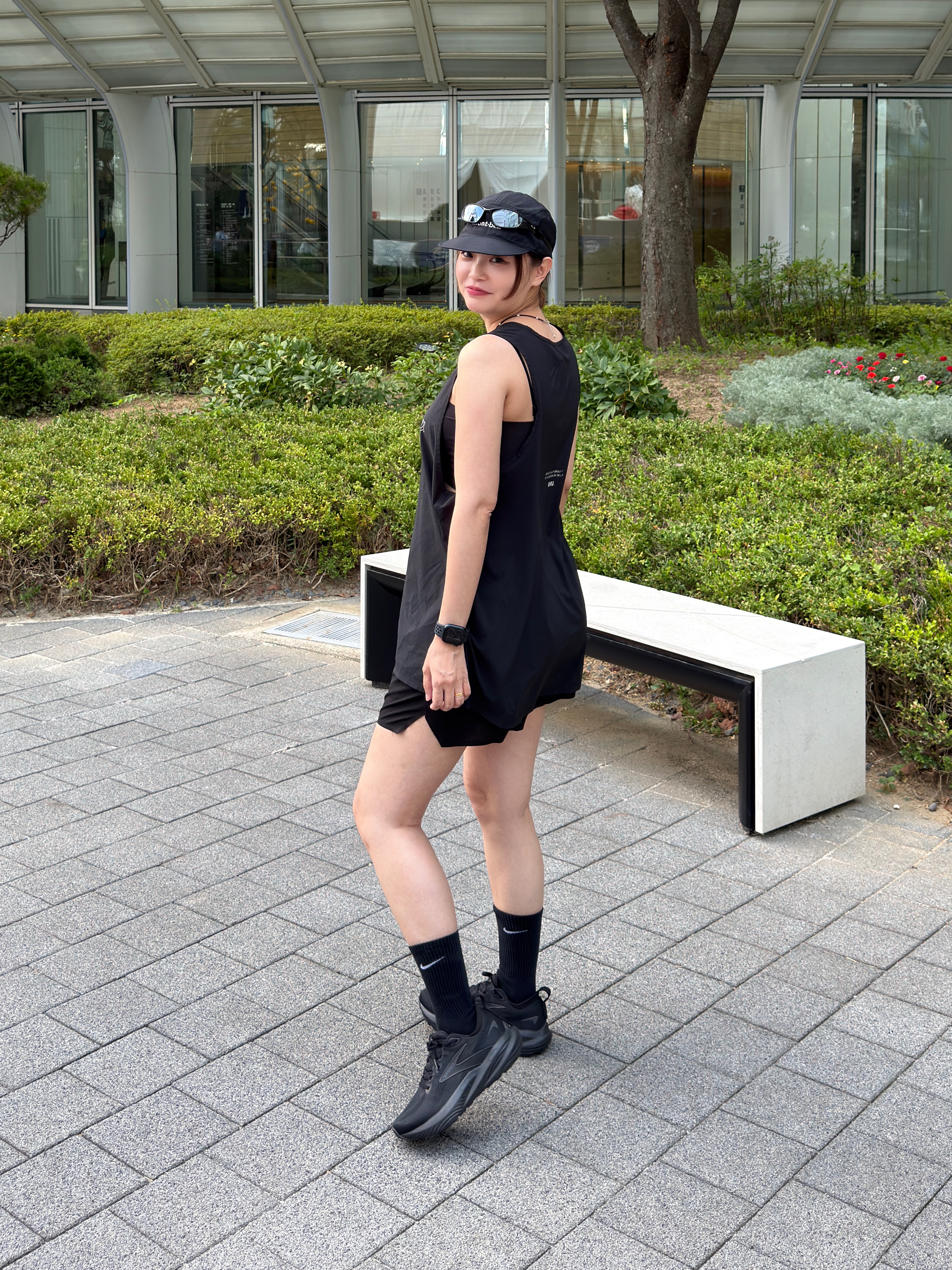 UVU Running Vest Black, Brooks Running Glycerin 22 Black - D Medium 착용 스타일 - 5