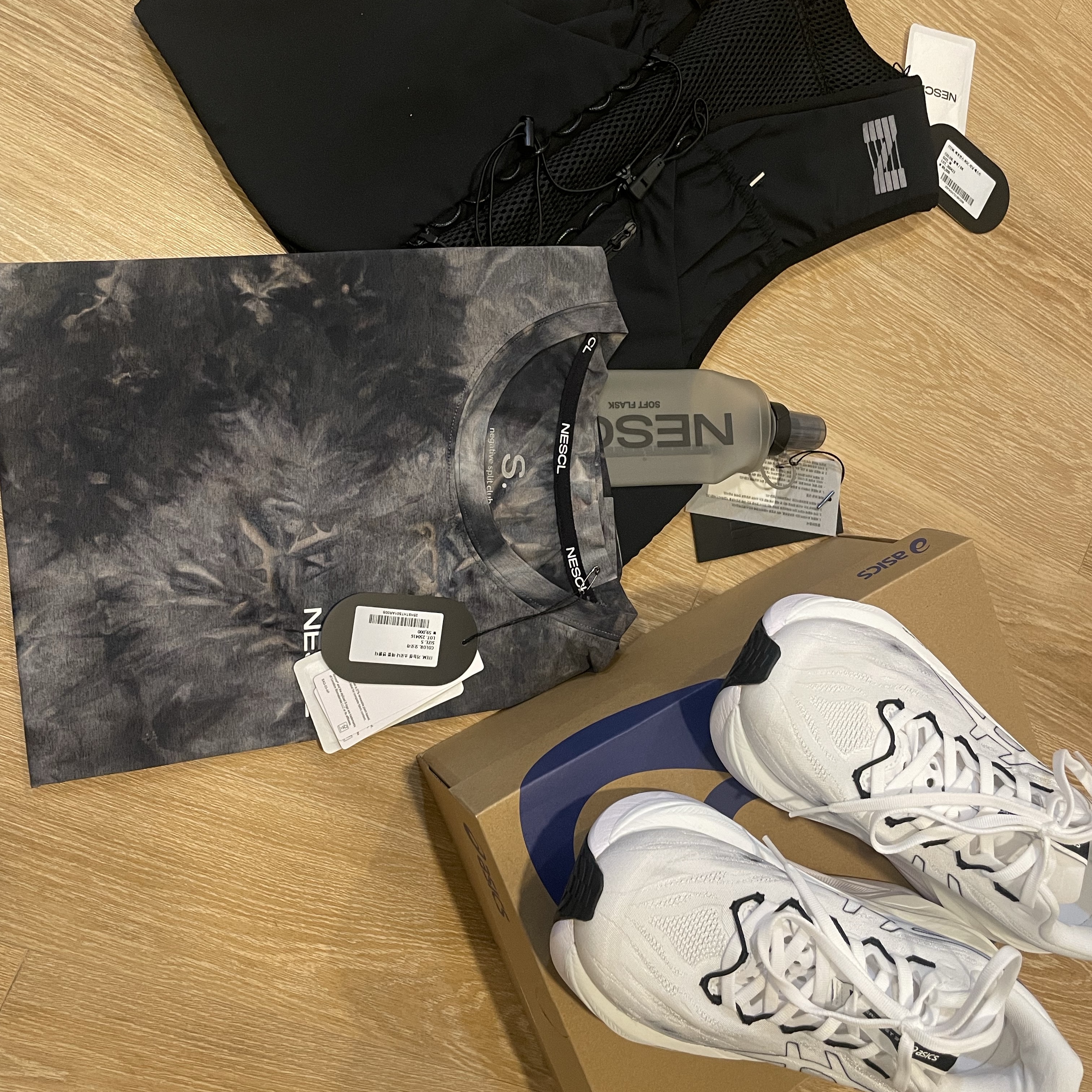 Asics Superblast 3 White Black 착용 스타일