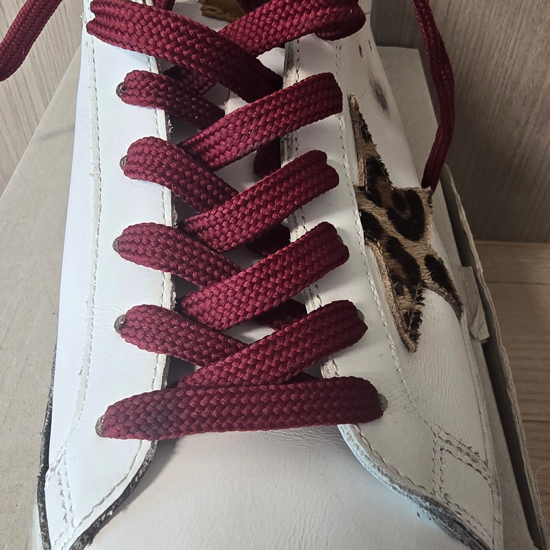 Golden Goose Superstar Leopard Horsy Star Sneakers White Brown 착용 스타일 - 4