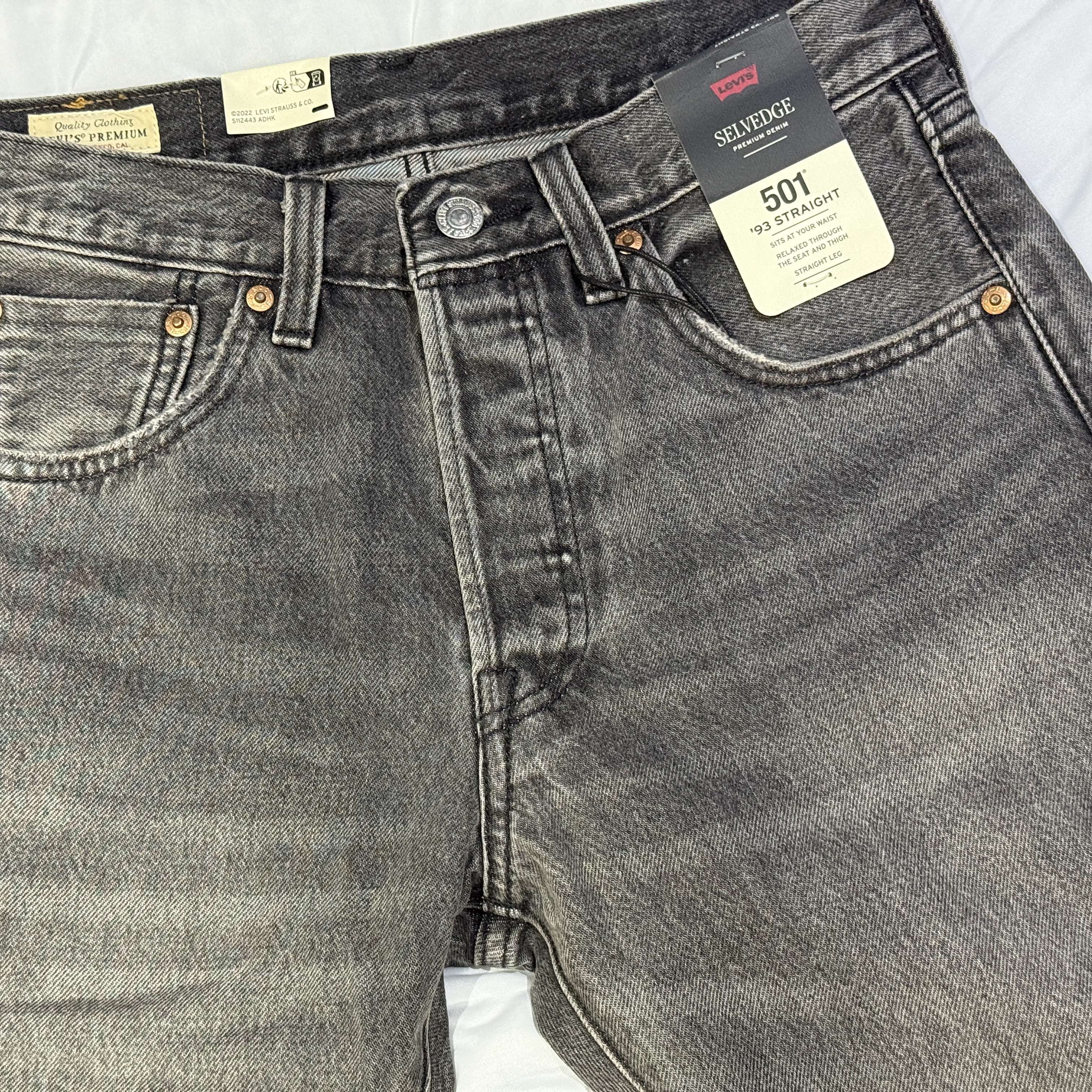 Beams x Levi's 501 Denim Pants Black 착용 스타일 - 1