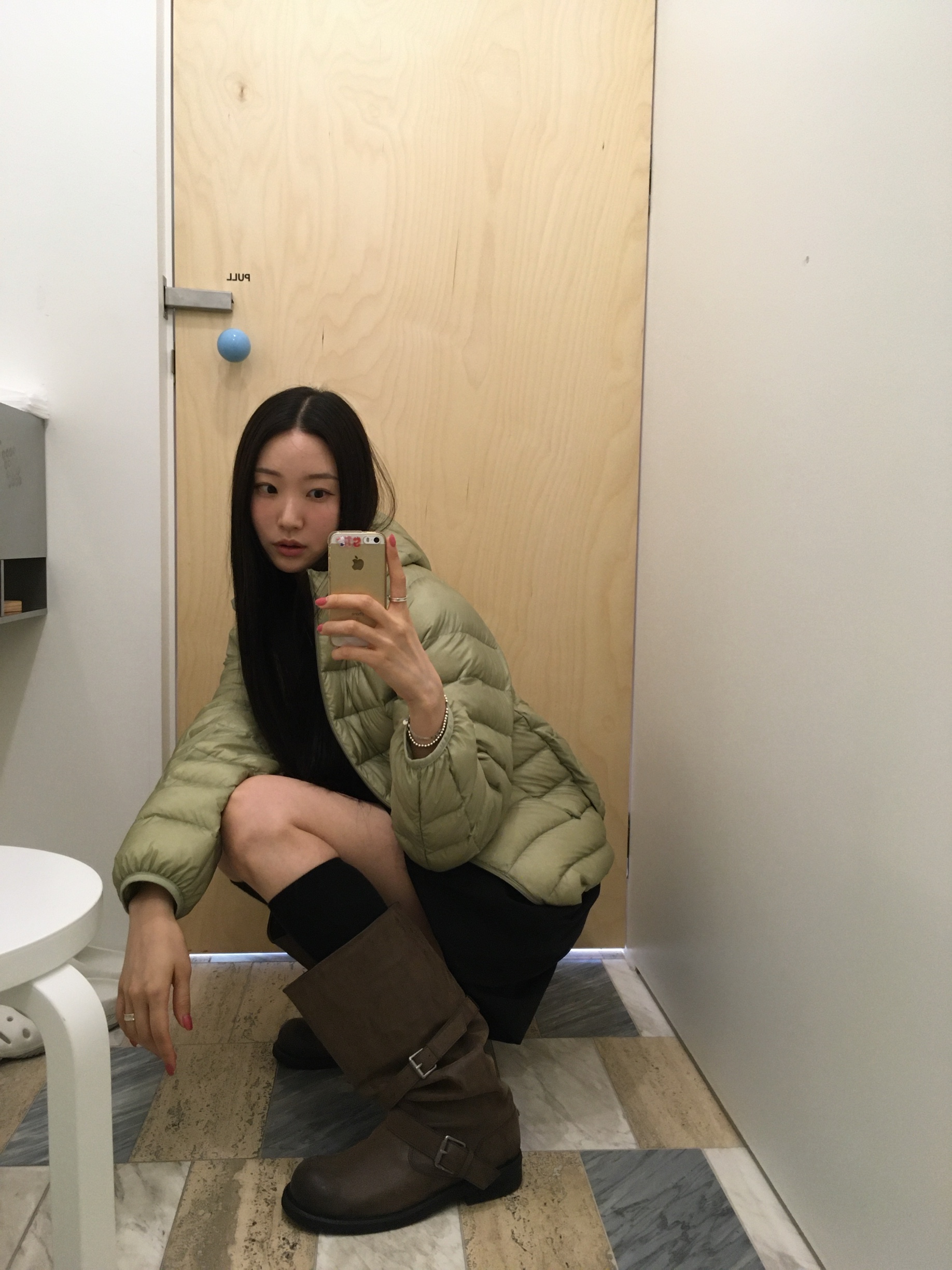 sunlovetour Hooded Fly Light Down Jacket Khaki, [6% 적립] NegativeThree  Slouchy Long Boots Washed Brown 착용 스타일