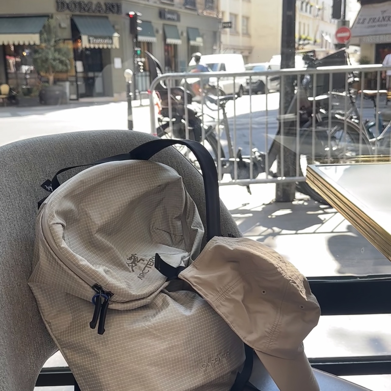 Arc'teryx Konseal 15 Backpack Rune 착용 스타일 - 2