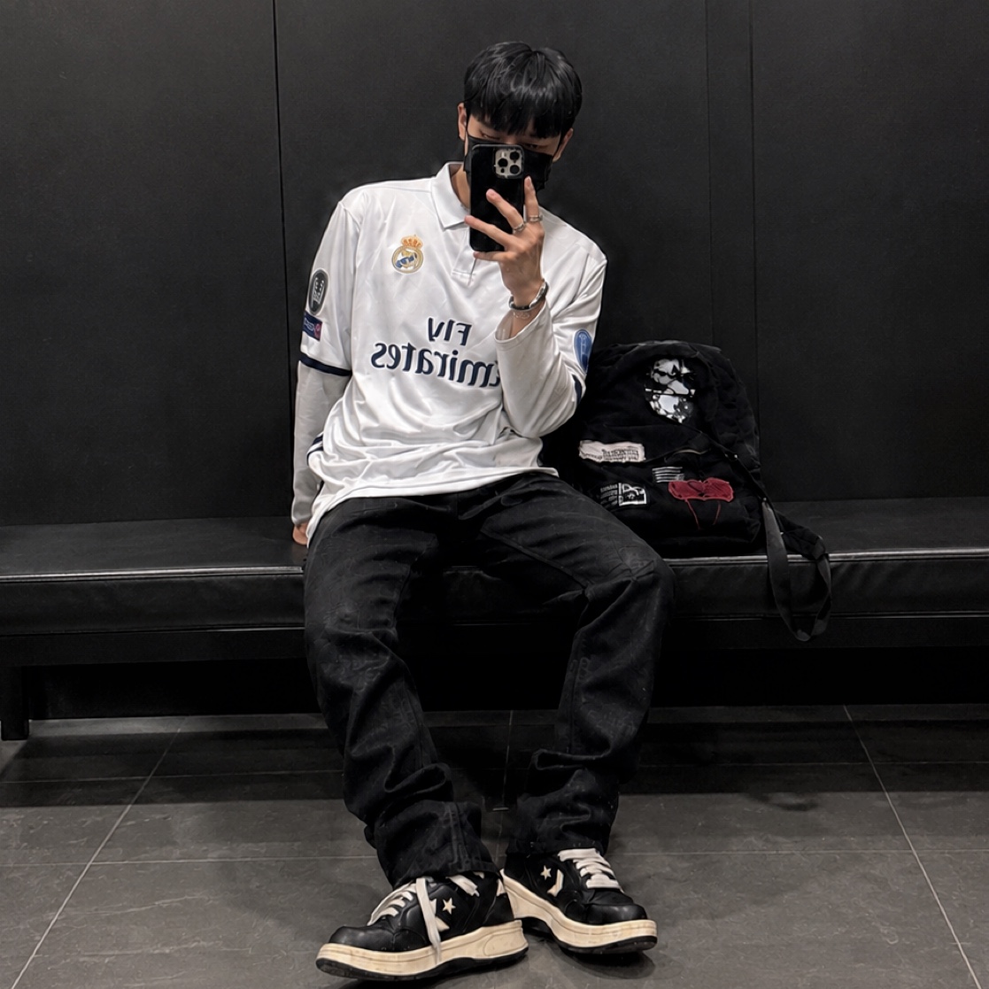 Converse x Drkshdw Turbowpn Black Cream, Sundayoffclub Waxed Straight Leg Jeans 착용 스타일