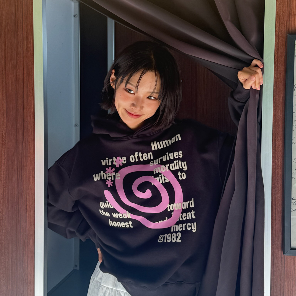 아모우 몰리 레터링 후디 블랙(AMOU Molly Lettering Hoodie Black) - 5