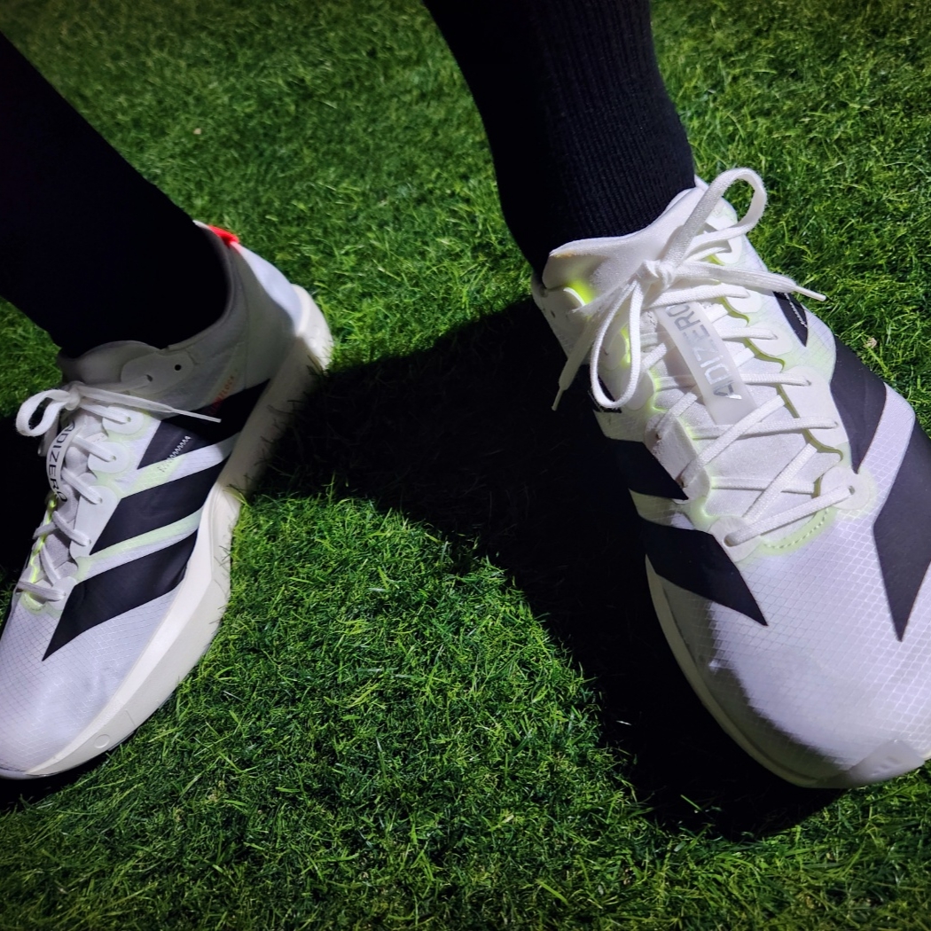 Adidas Adizero Adios 9 Cloud White Core Black 착용 스타일 - 2