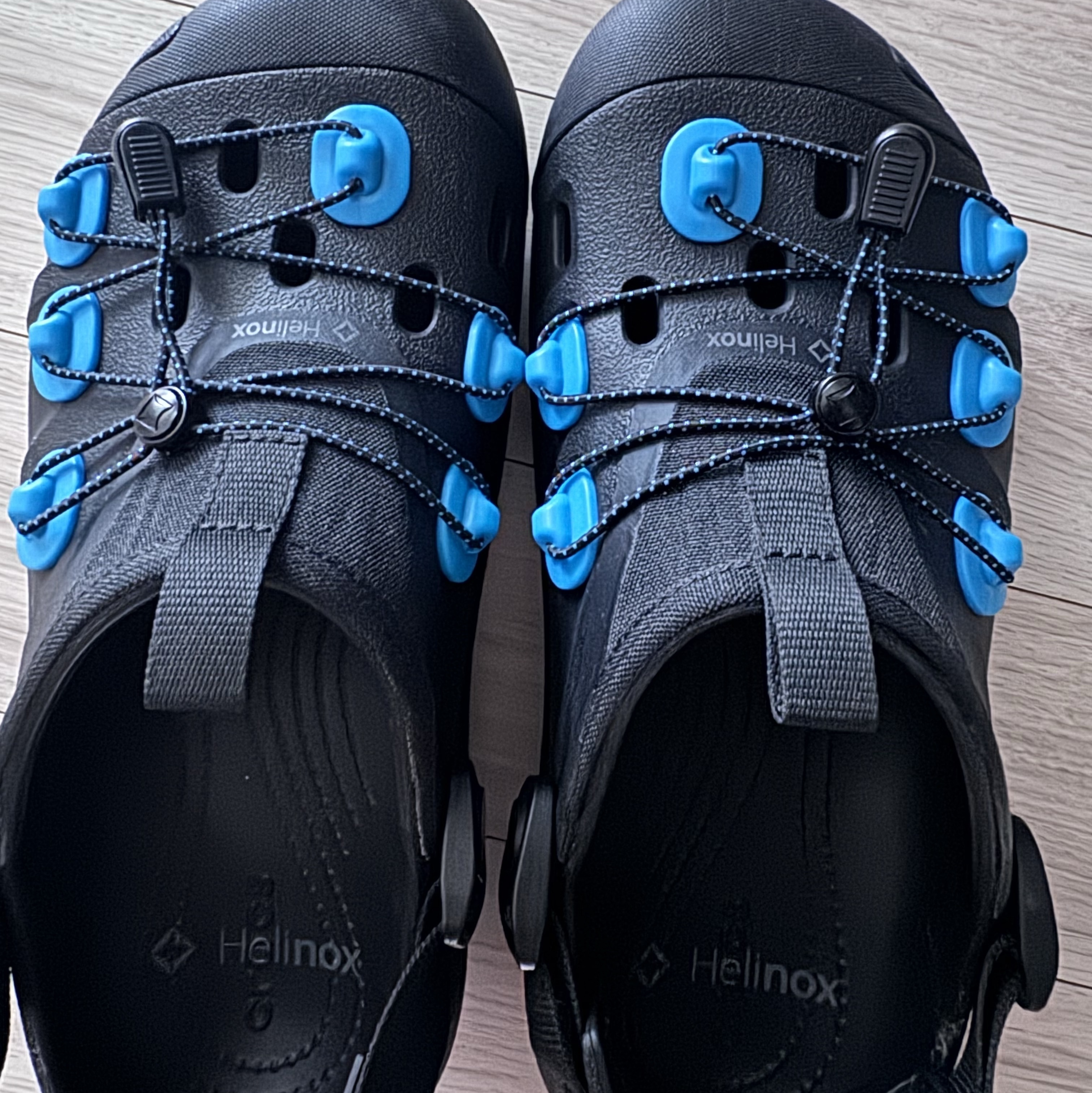 Crocs x Helinox Quick Trail Clog Black 착용 스타일