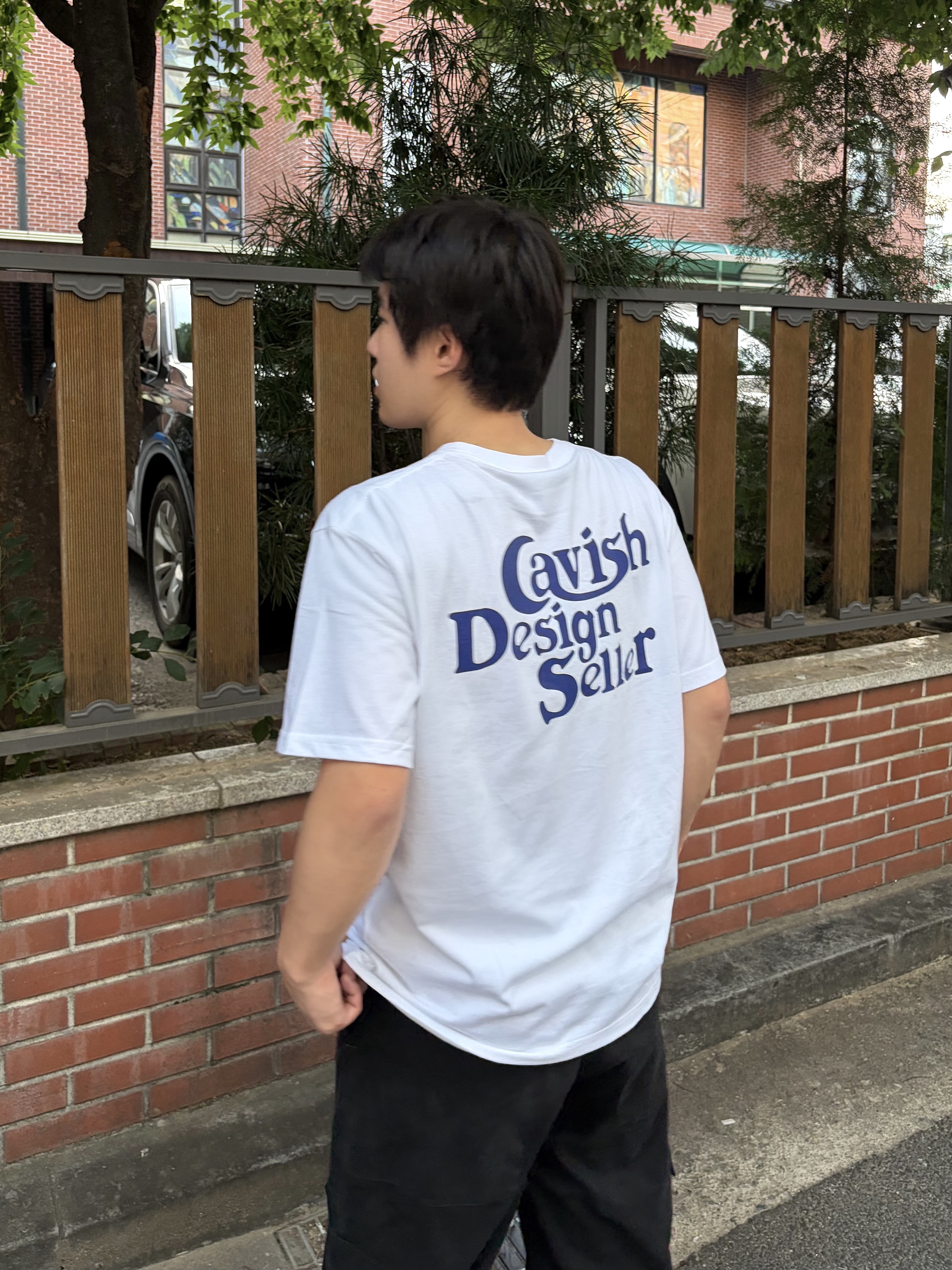 noun Washed Cargo Pants Black, CAVISH Seller Logo SS Tee White 착용 스타일 - 4