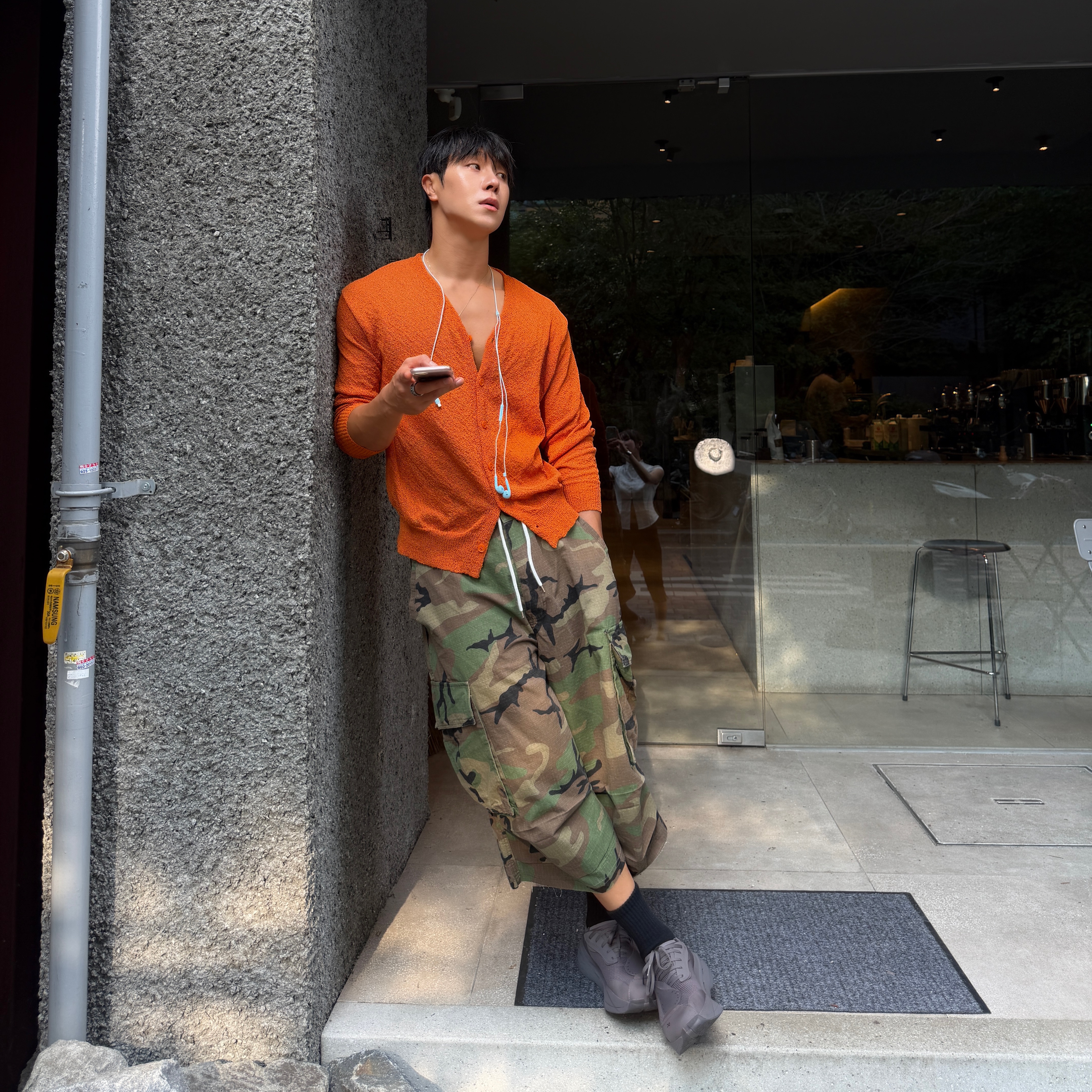 On Running x Post Archive Faction (Paf) Cloudboom Volt Ember Pebble 착용 스타일 - 2