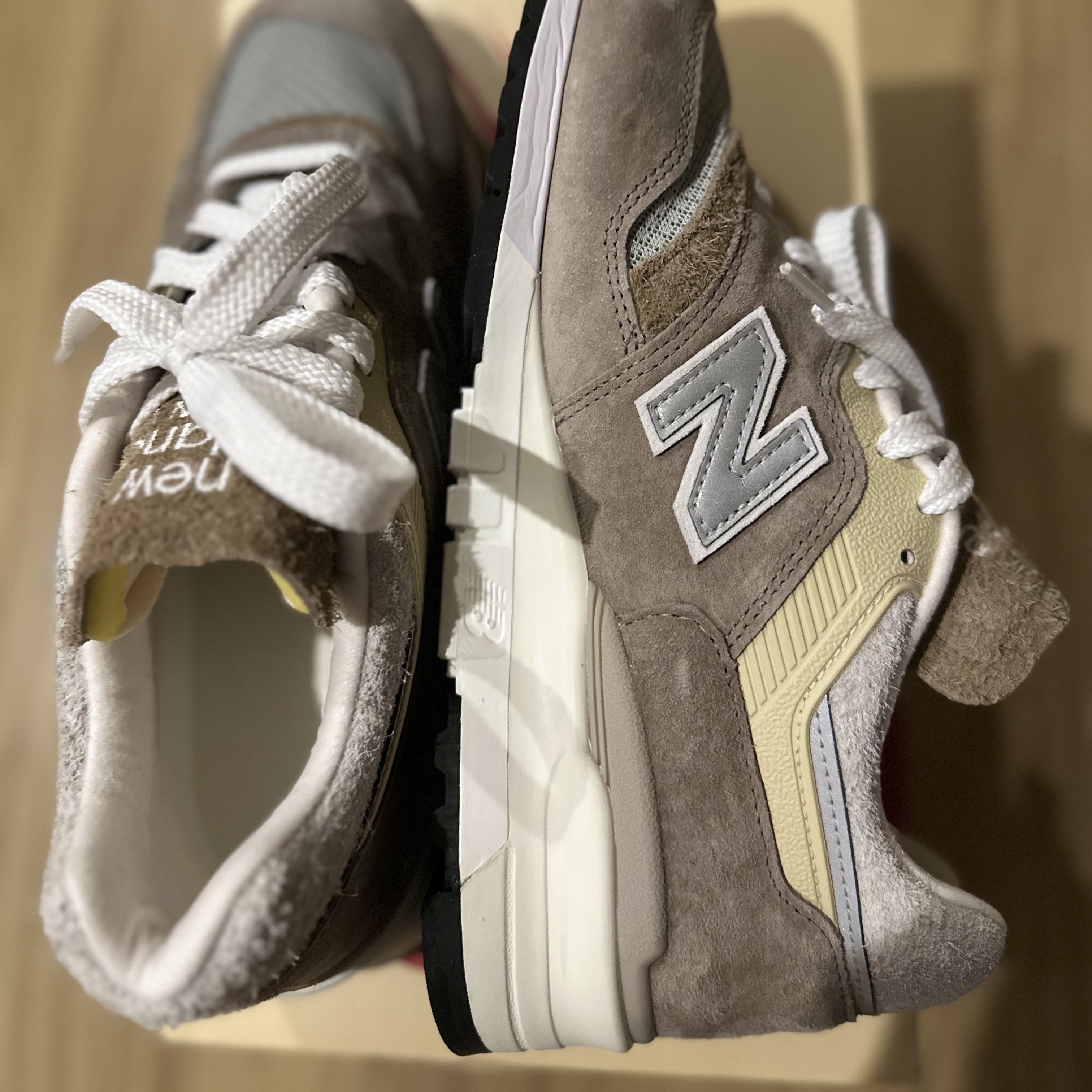 New Balance 997 Made in USA Light Mushroom Mirage Grey 착용 스타일 - 3