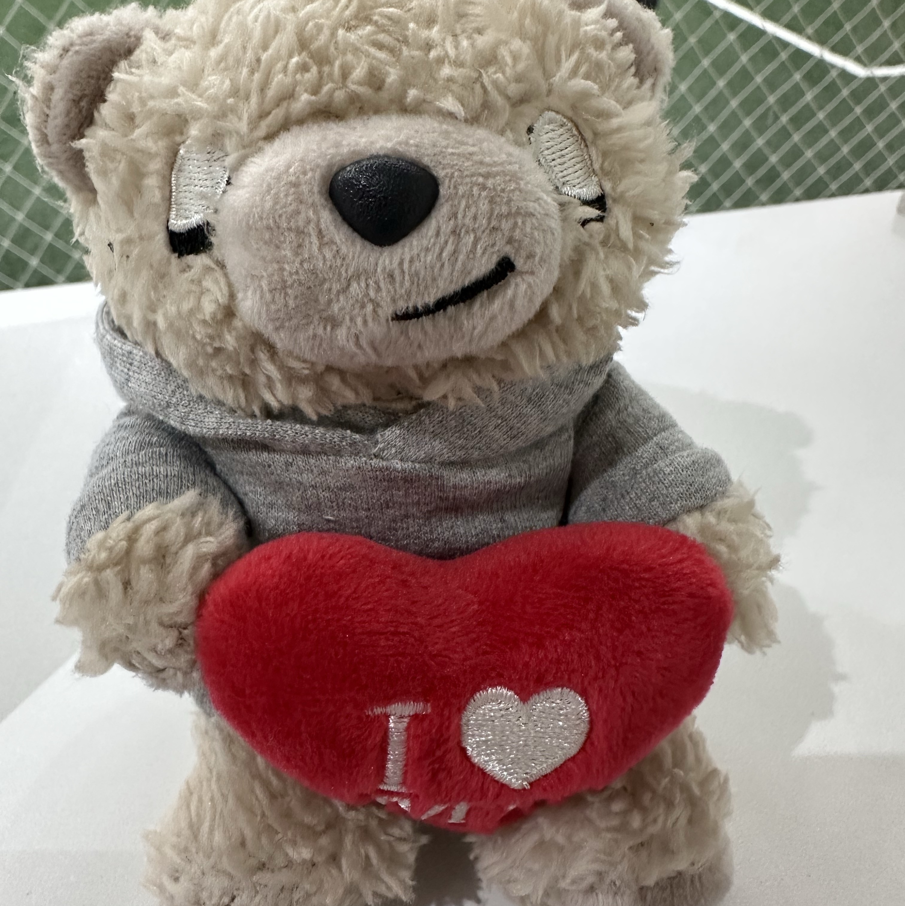 [프리오더] BEIGE_ I LOVE ME BEAR KEYLING 착용 스타일 - 2