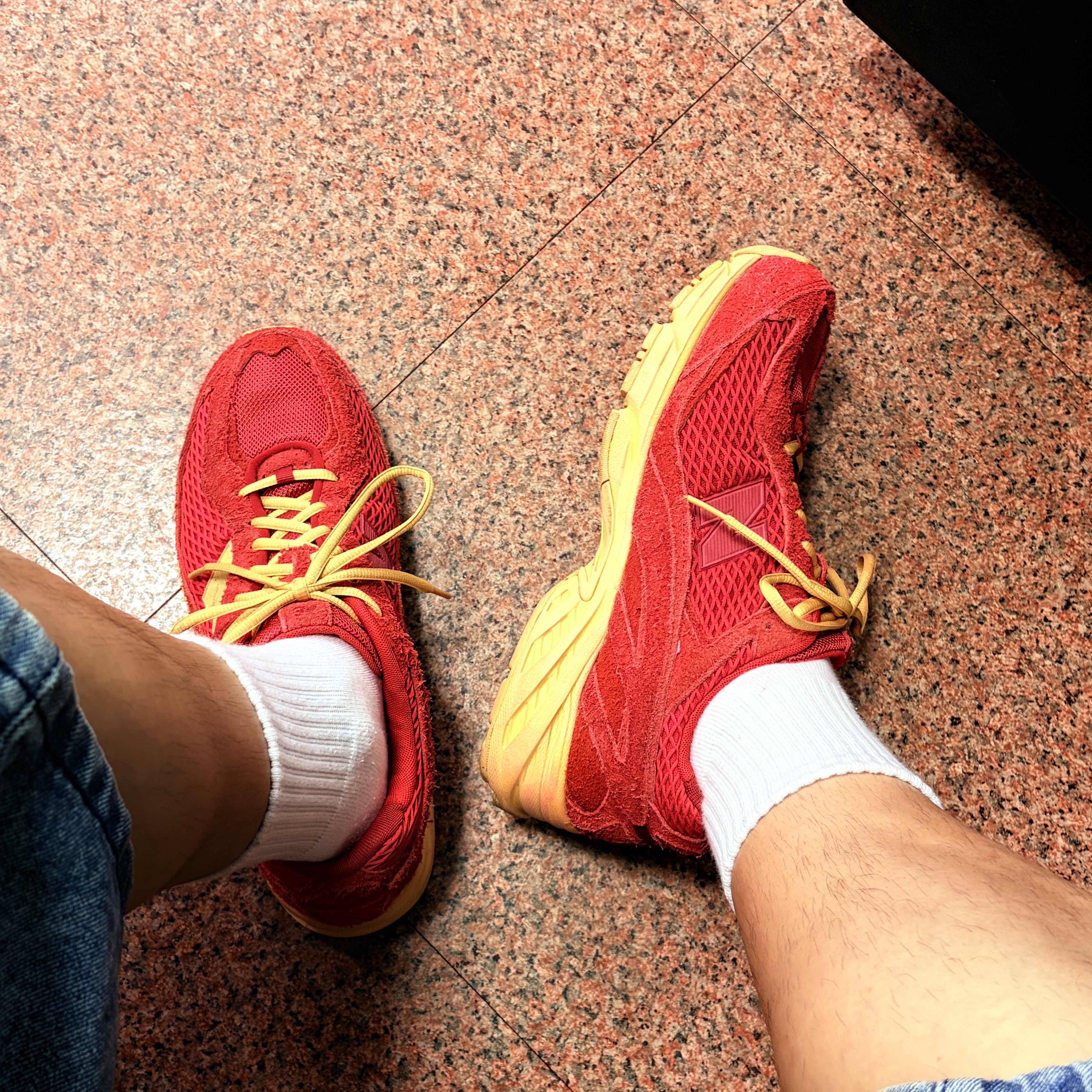 New Balance 509 Deep Red 착용 스타일