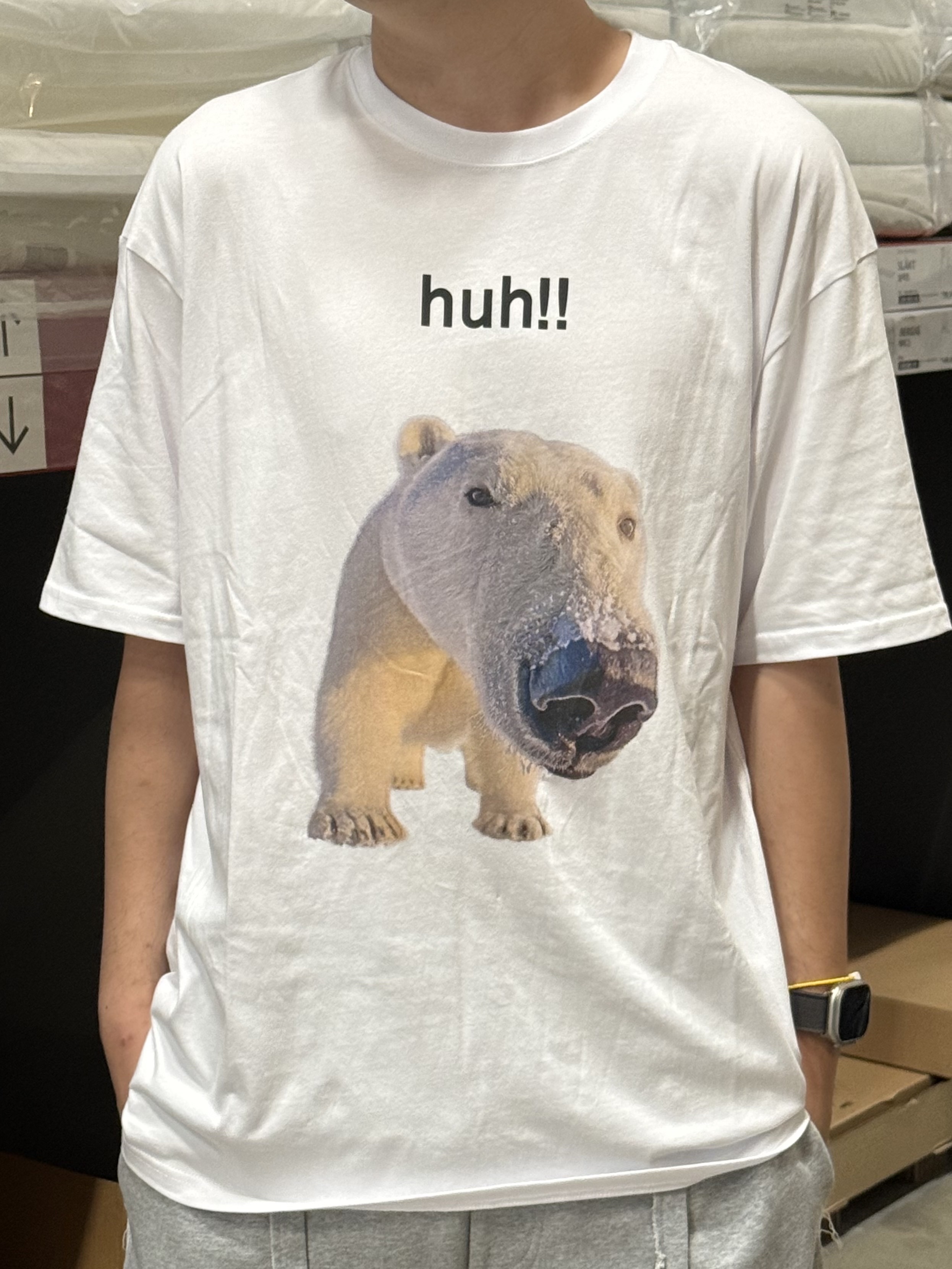 Suade Huh Tee White 착용 스타일 - 2