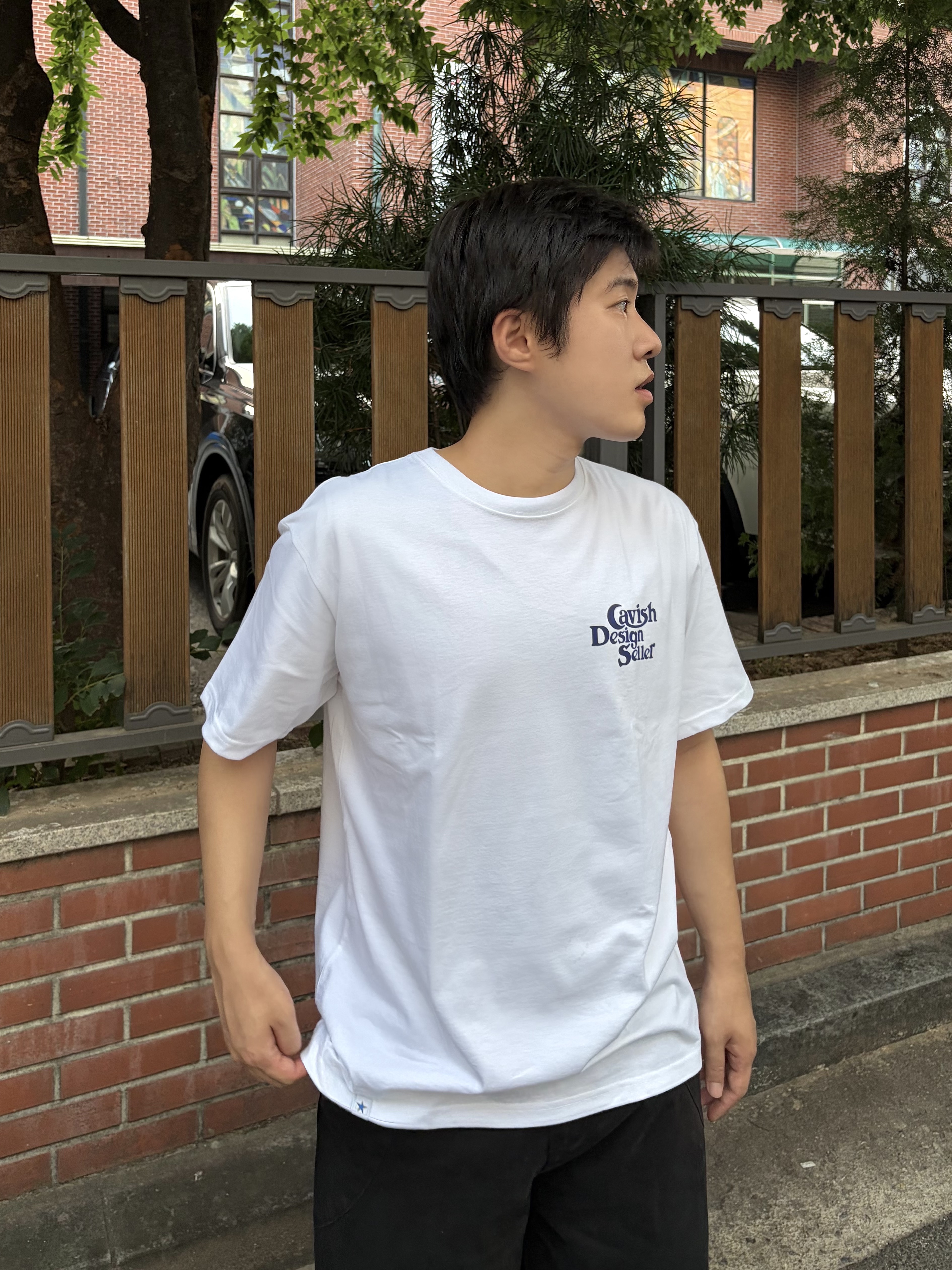 noun Washed Cargo Pants Black, CAVISH Seller Logo SS Tee White 착용 스타일 - 5