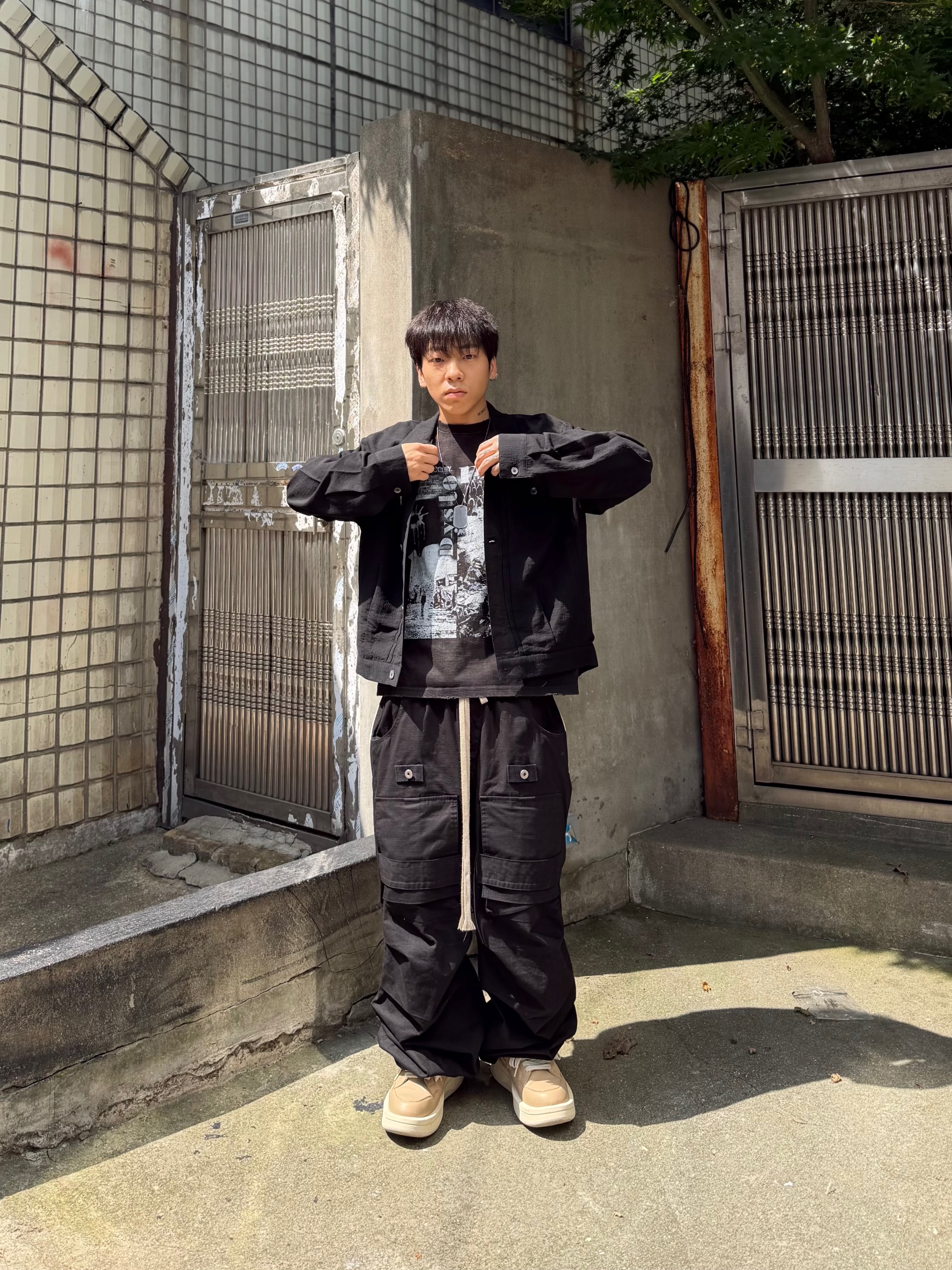 Converse x Drkshdw Turbowpn Cave, Wapworks Camp Supply Cargo Pants Black 착용 스타일 - 2