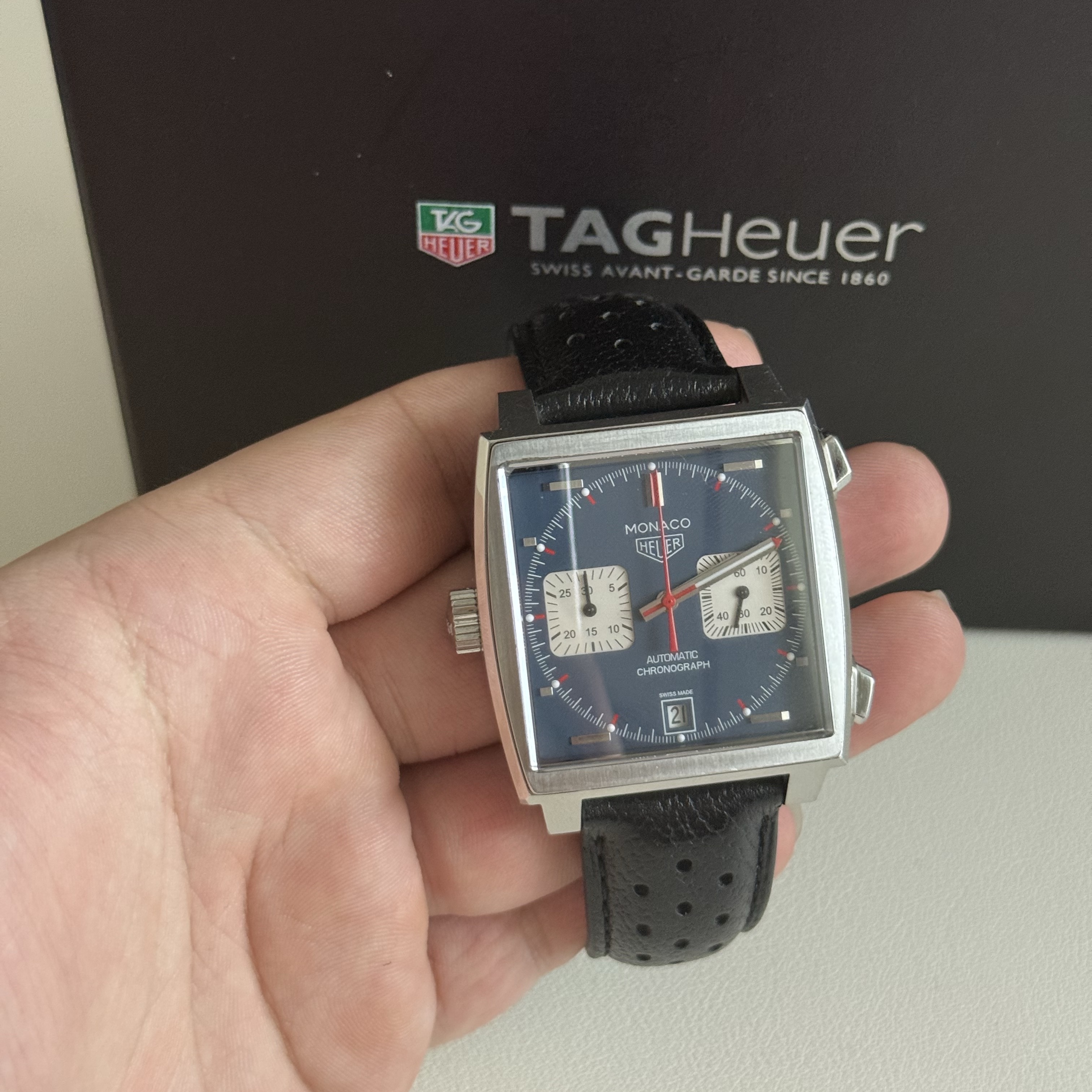 TAG Heuer Monaco Chronograph Automatic 39mm Blue 착용 스타일 - 2