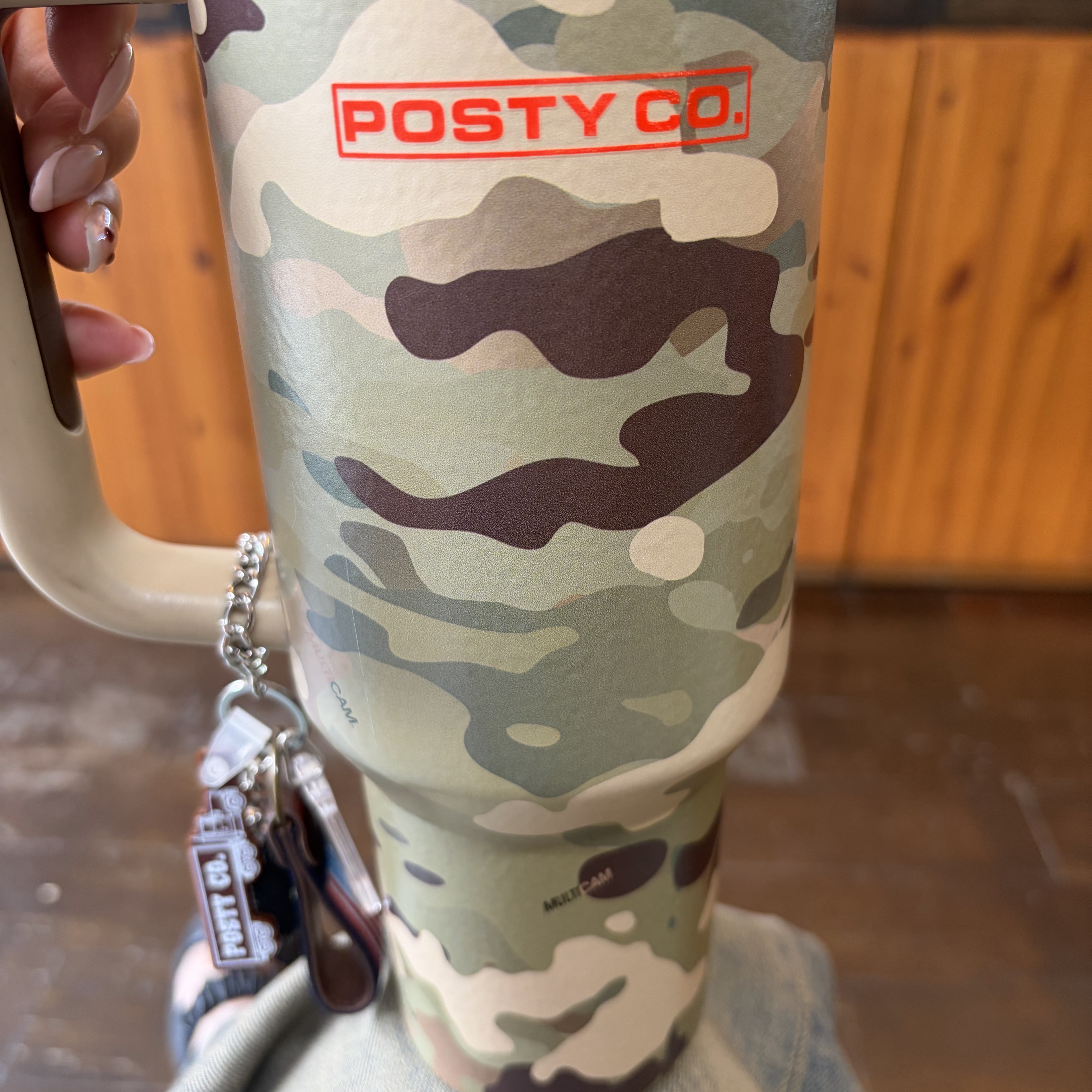 Stanley x The Post Malone Quencher H2.0 Flowstate Tumbler 1.18L Multicam 착용 스타일 - 3