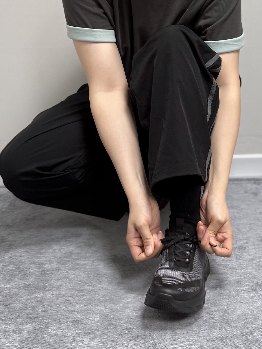 New Balance Sport Essential Short 5 Inch Black Slate Grey 착용 스타일 - 2