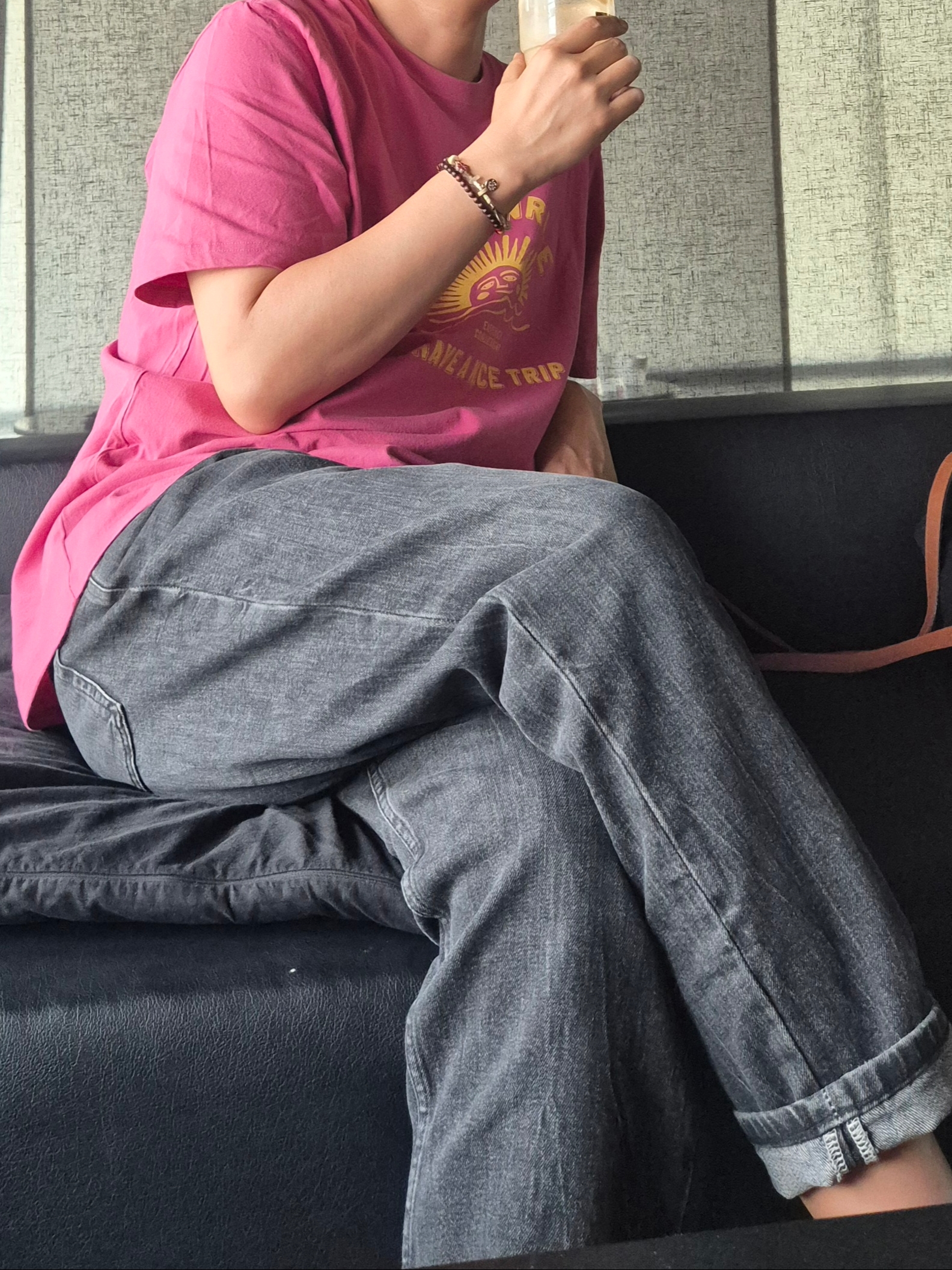 Hello Sunrise VTG Arch Logo Tee Magenta Pink, Nike Air Woven Pure Platinum Obsidian White 착용 스타일 - 3