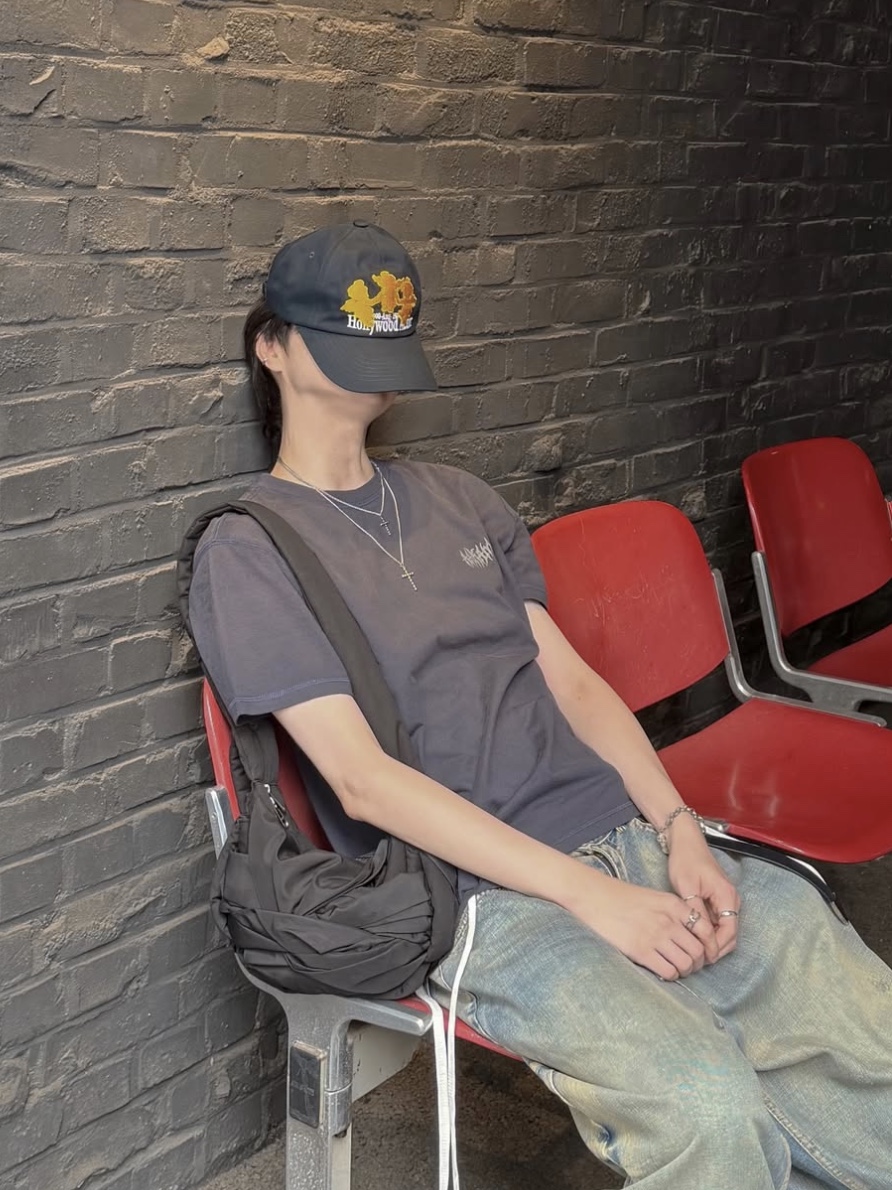 [트리플적립] PACOSPLY Baby Trouble Cap Navy, [트리플적립] PACOSPLY Baby Trouble Cap Red 착용 스타일 - 1