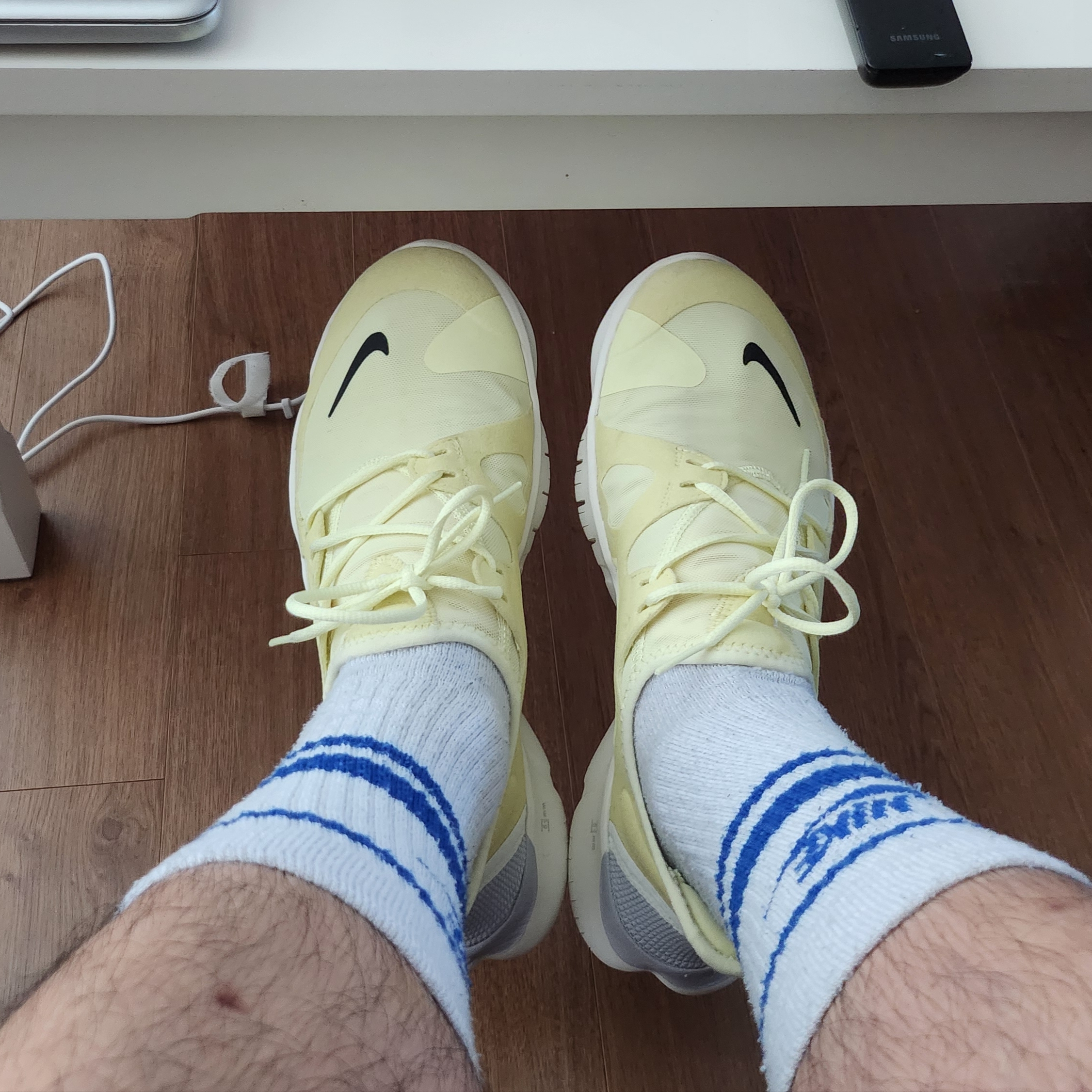 Nike NSW Everyday Essential Crew Socks White Game Royal (3 Pack/Korean Ver.), Nike Free RN 5.0 Luminous Green 착용 스타일 - 6