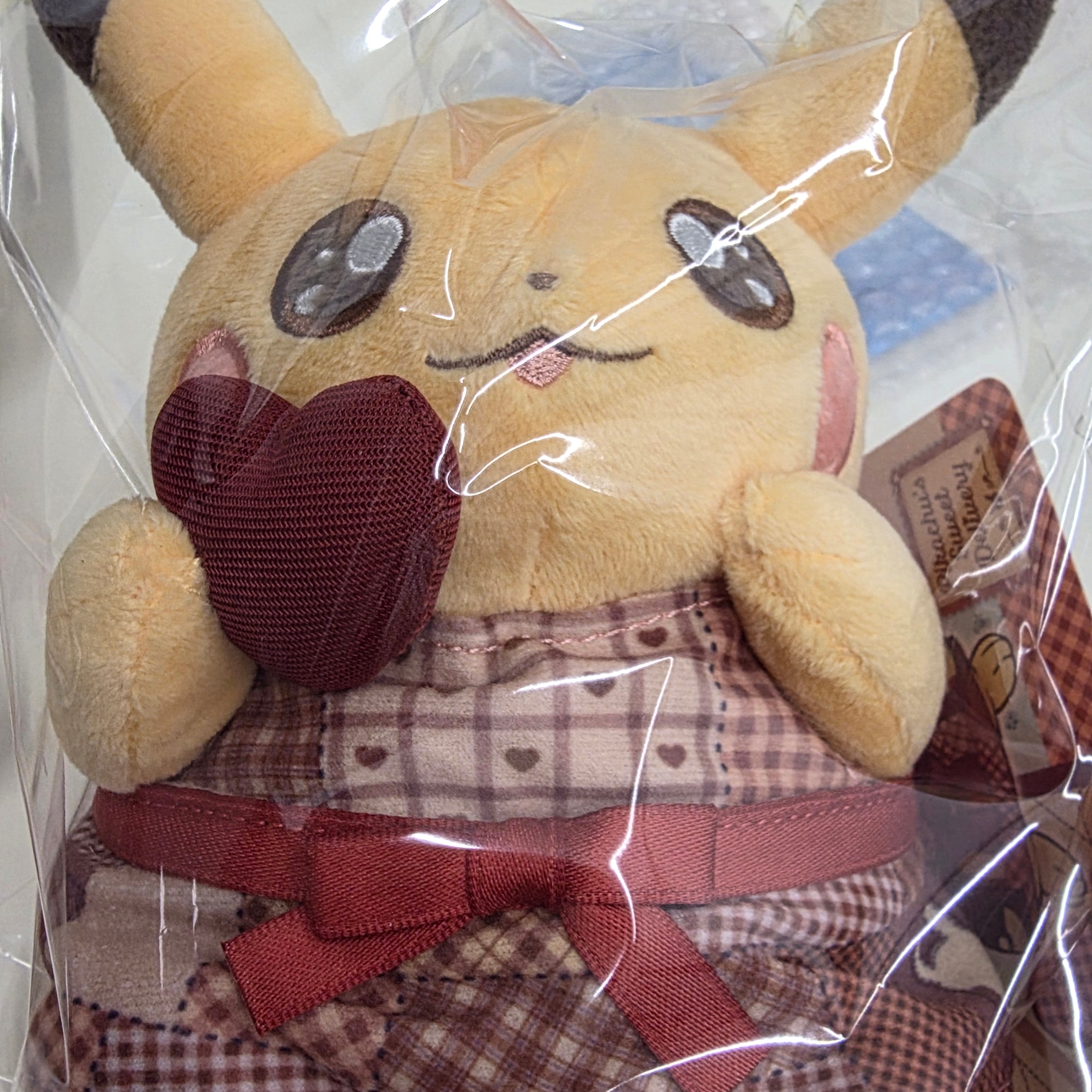 Pokemon Center Sweet Delivery Pikachu Plush 착용 스타일 - 2
