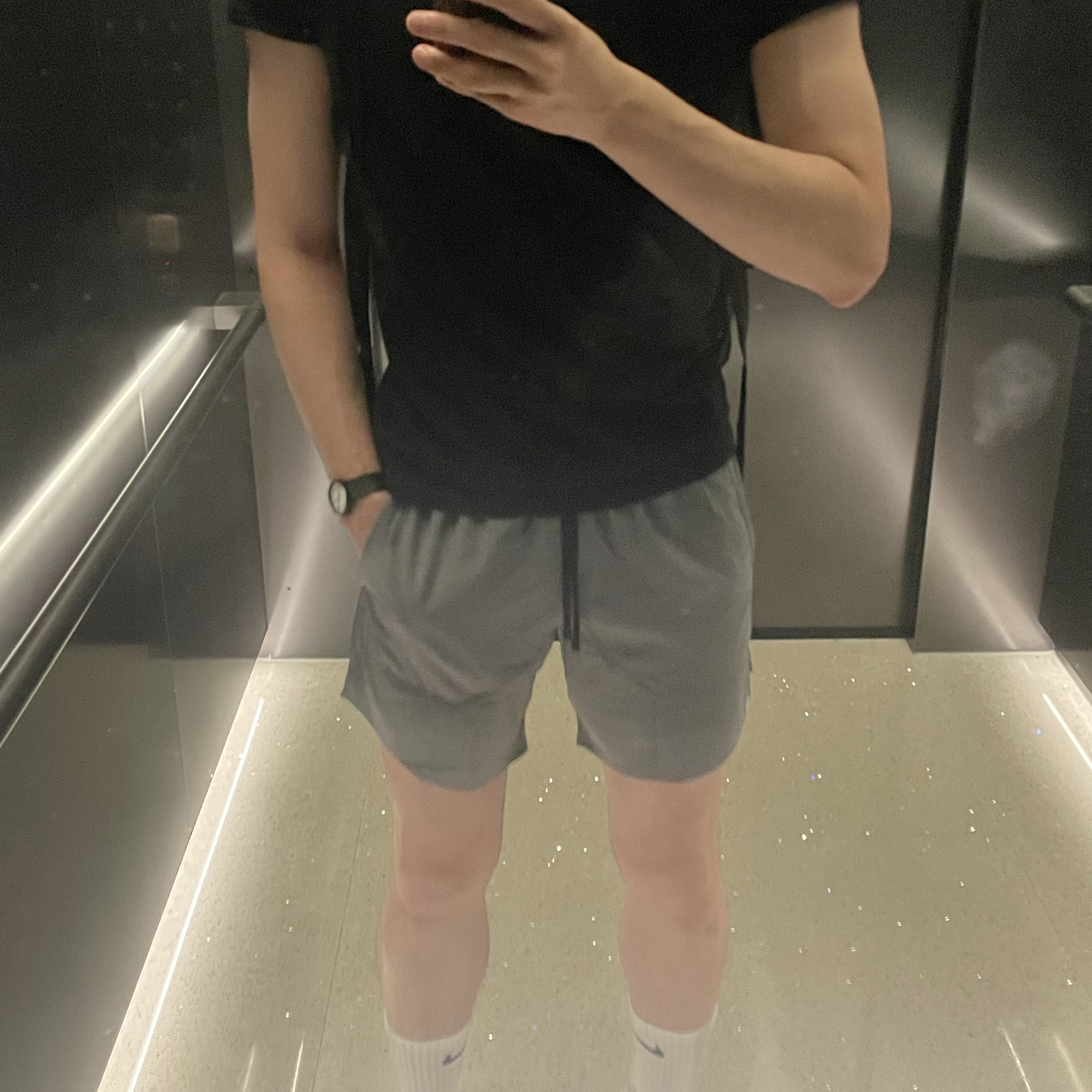 Nike Stride Dri-Fit 5 Inch Brief Lined Running Shorts Smoke Grey - Asia, Nike Dri-Fit Stride 7 Inch Brief Lined Running Shorts Smoke Grey Black - Asia 착용 스타일 - 2