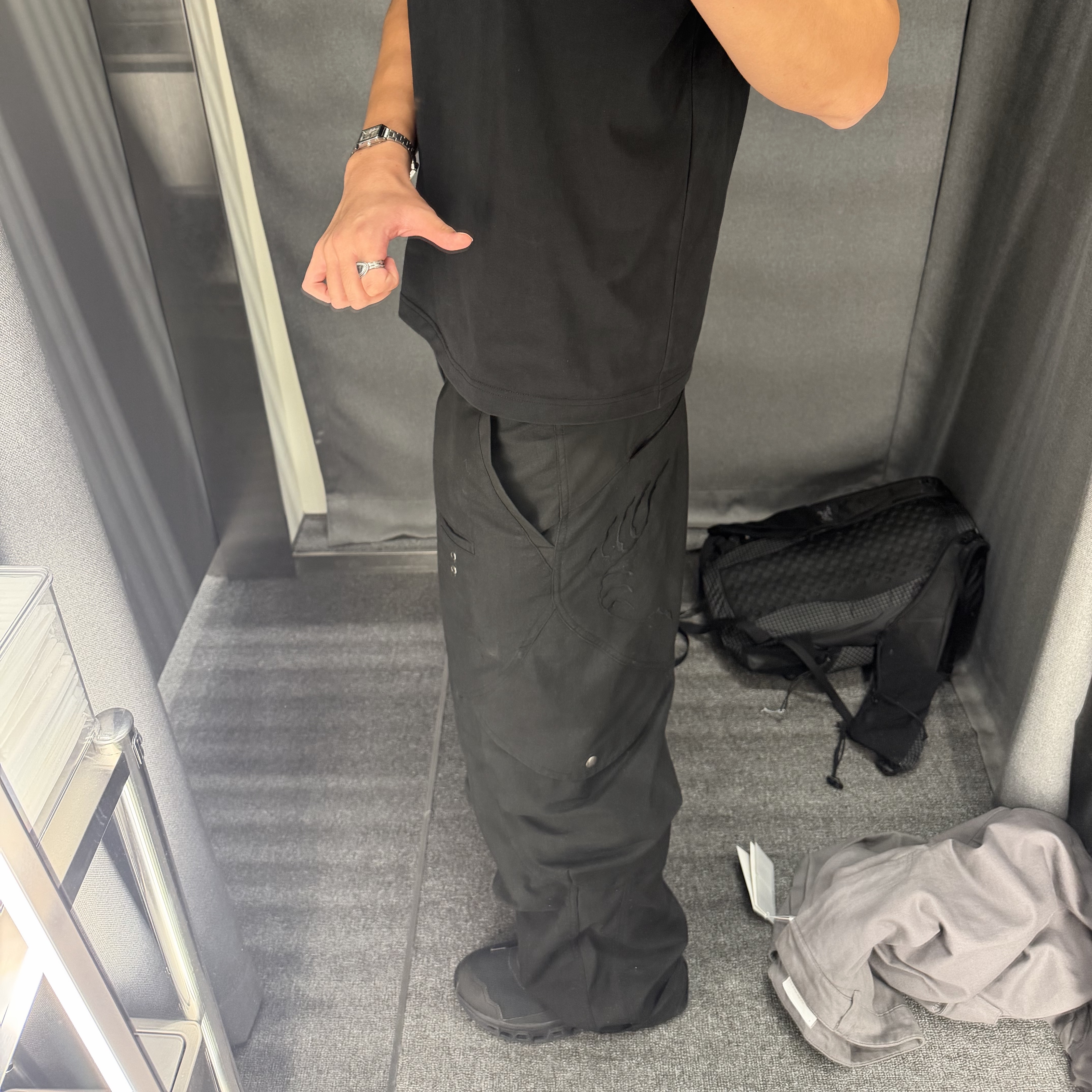 Ignota Core:15 Shell Cargo Pants Black 착용 스타일