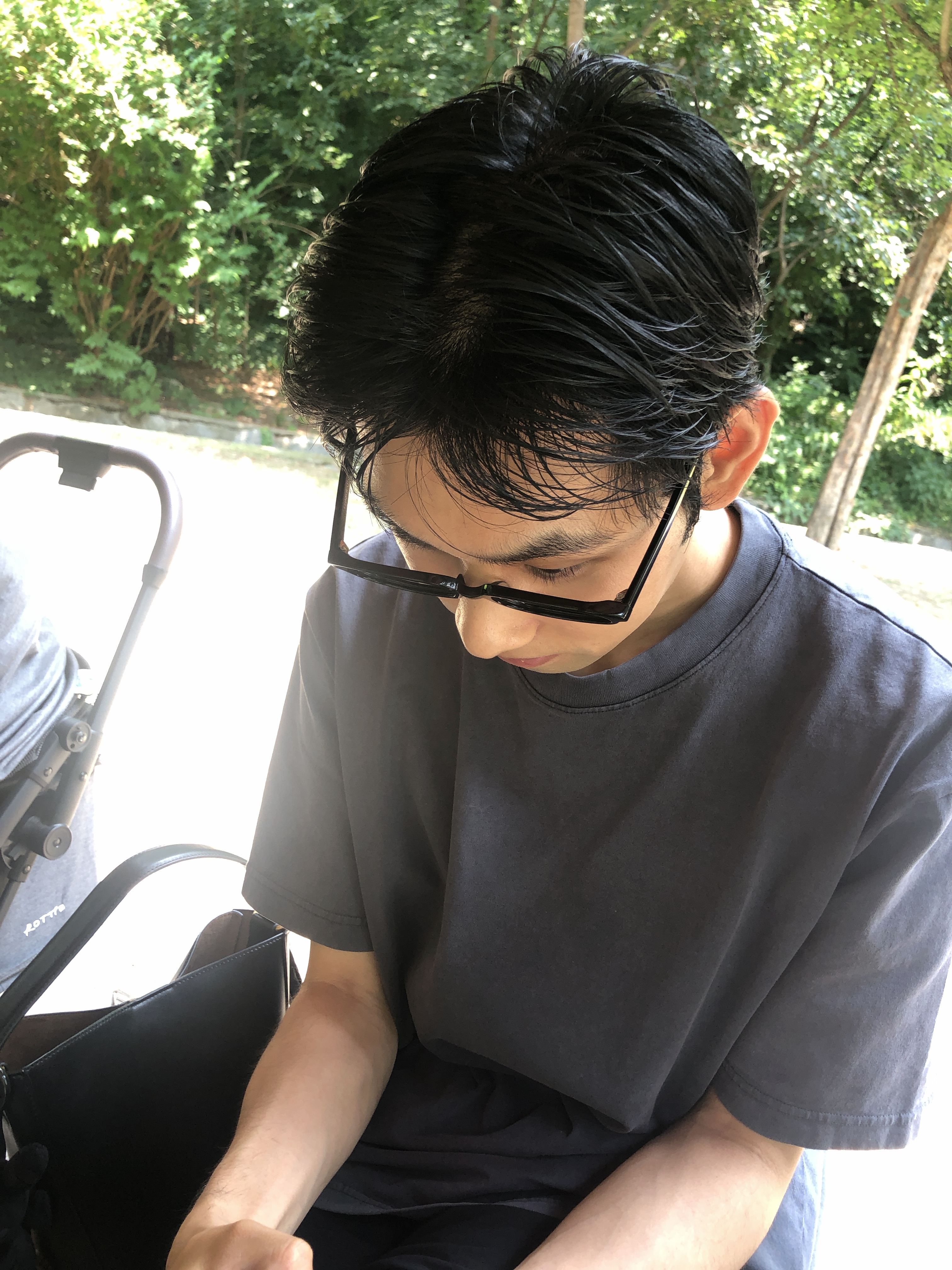 Yeezy YZY Short Sleeve T-Shirt Black, Asics x Kiko Kostadinov Gel-Kiril 3 Black Deep Blue 착용 스타일 - 1