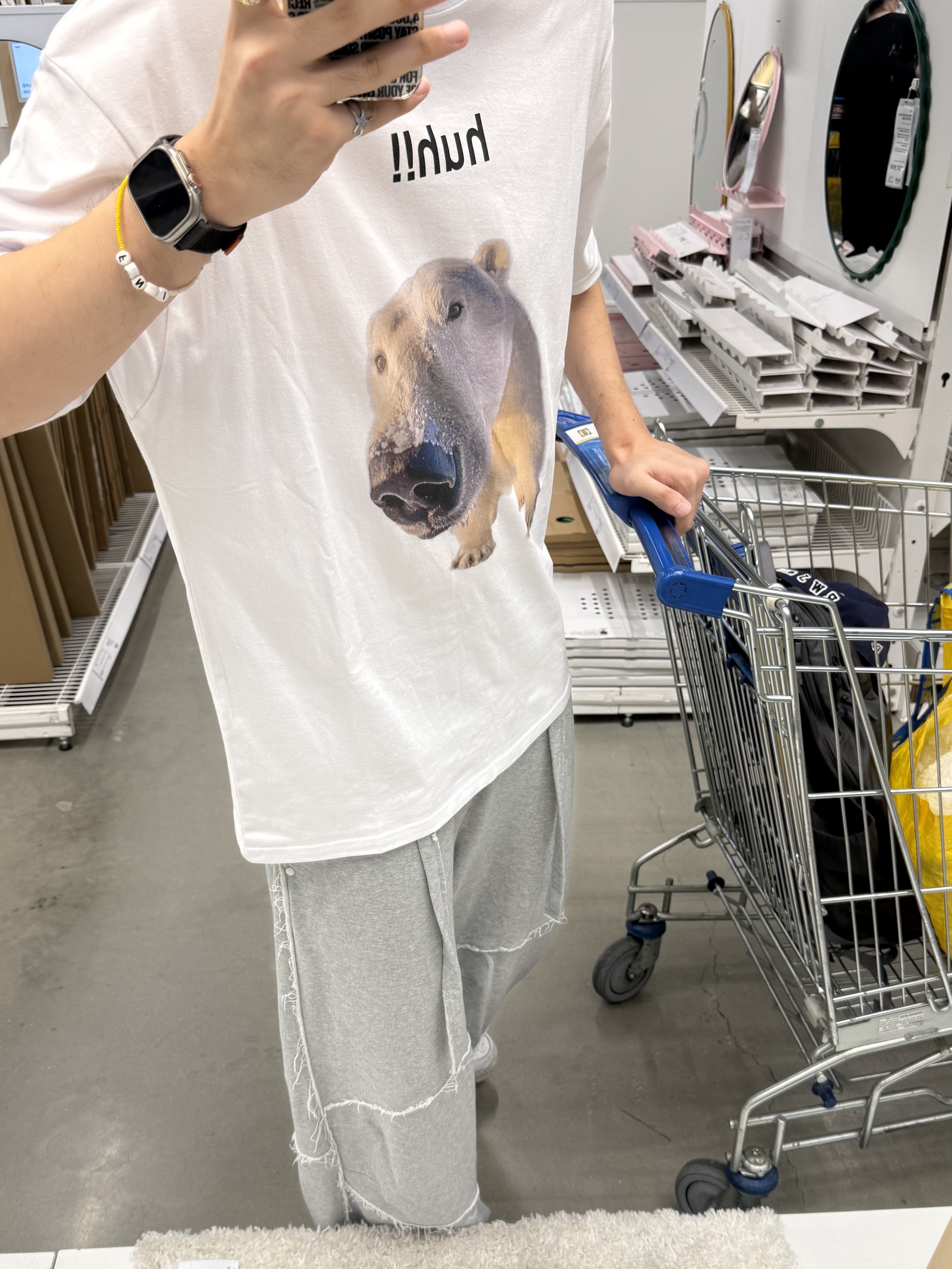 Suade Huh Tee White 착용 스타일 - 3