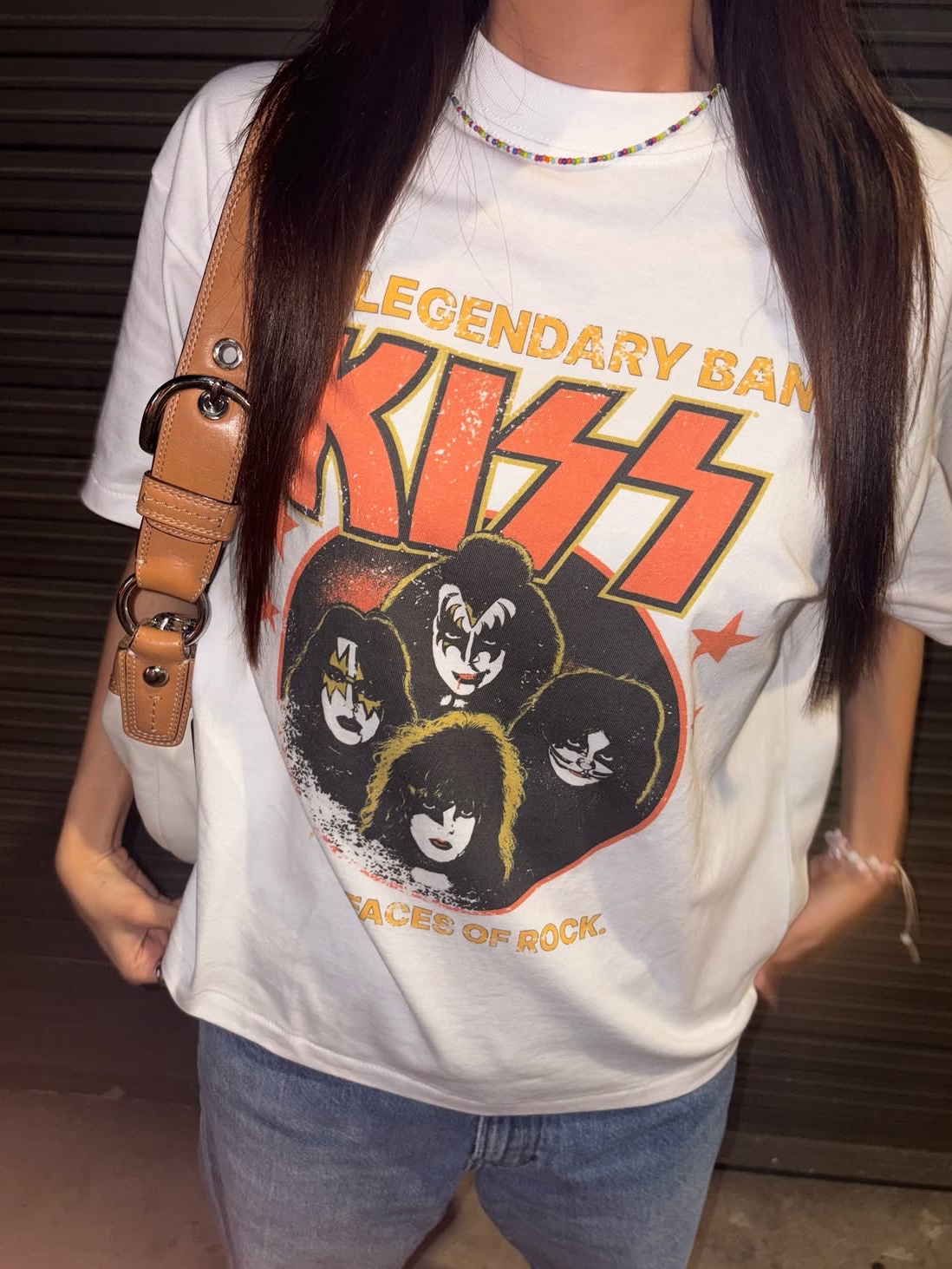 MAINBOOTH X KISS Rock Circus T-shirt White 착용 스타일 - 5