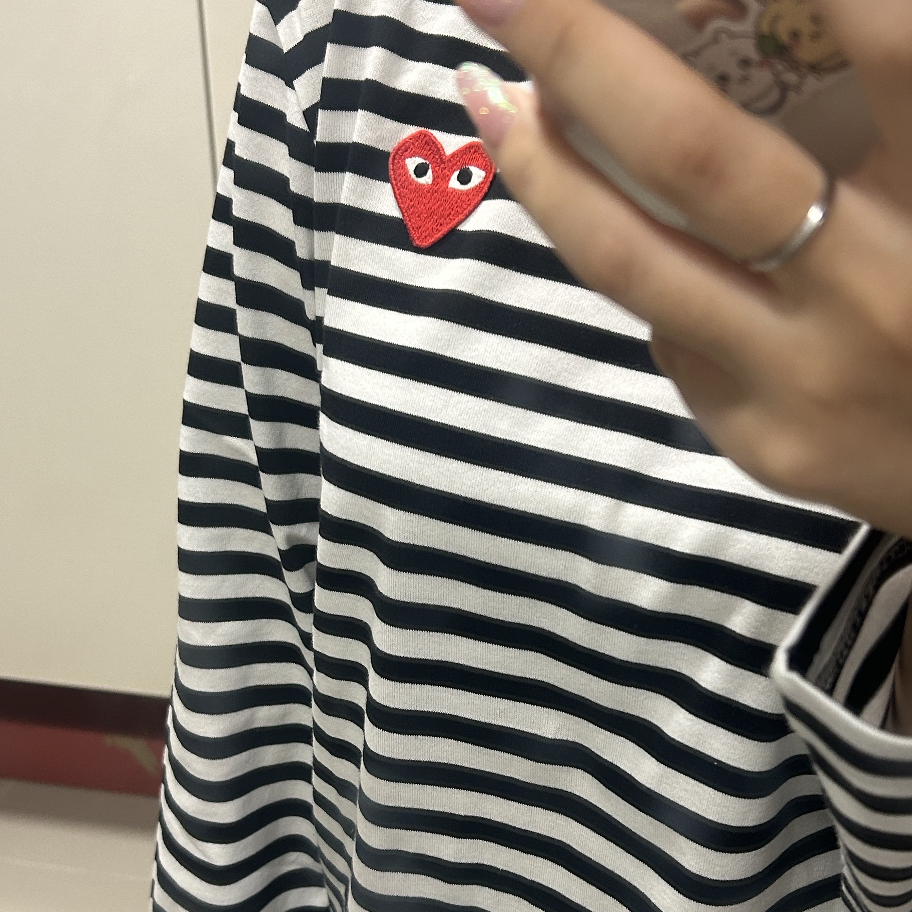 Play Comme des Garcons Striped LS T-Shirt Black White 착용 스타일